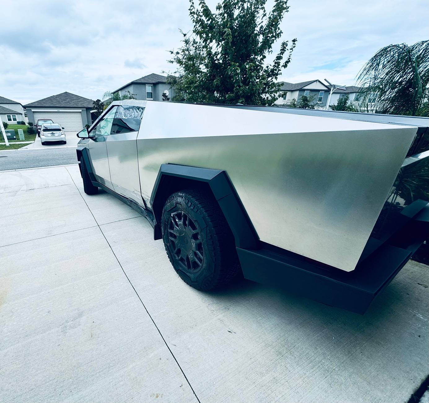 Tesla1 side veiw.jpg