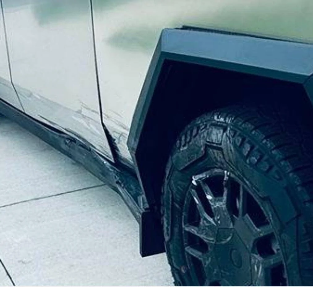 Tesla Cybertruck Cybertruck Airbag Issue: Unexpected Deployment and Injury—Any Similar Experiences? 1727878146923-6y