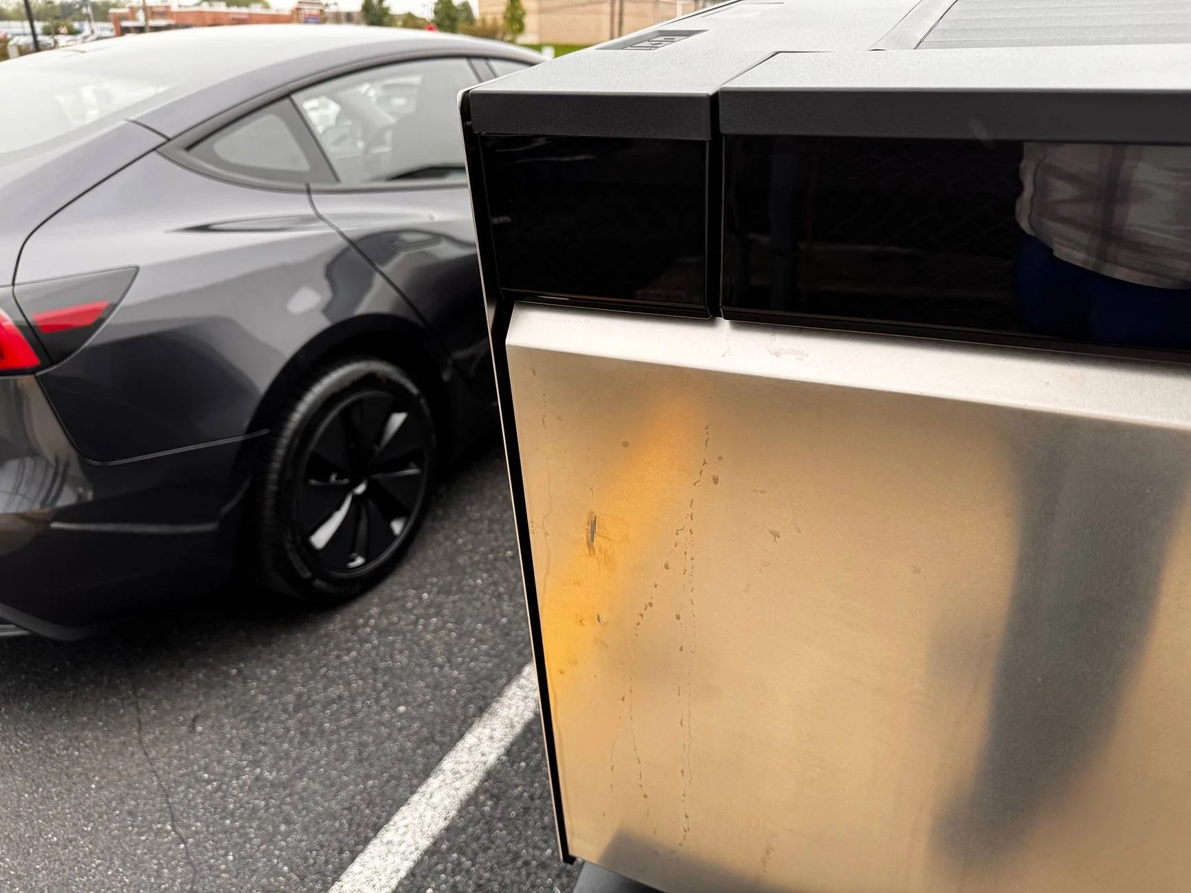 Tesla Cybertruck Cyberbeast waiting room ⏳ IMG_2979