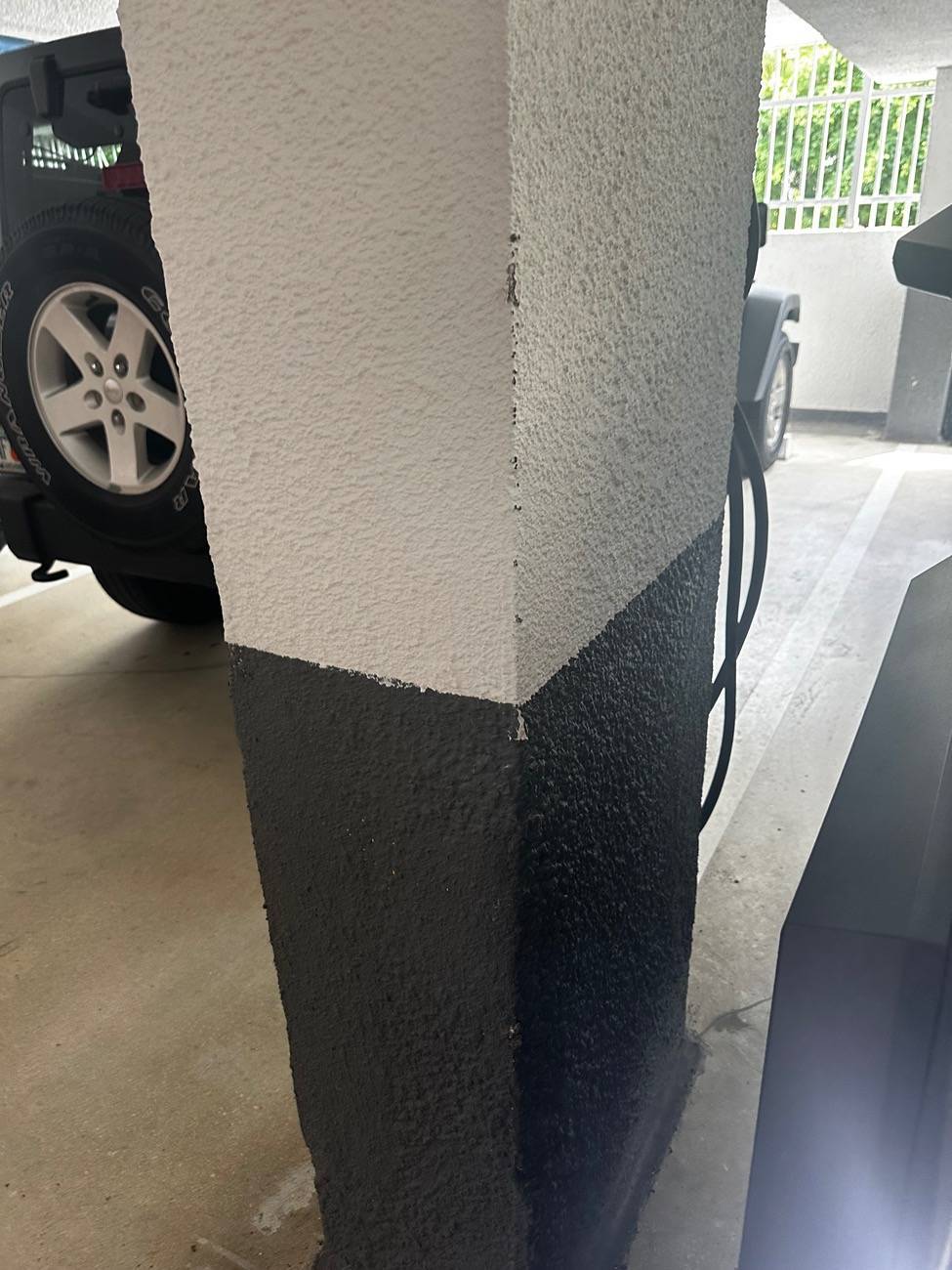 Tesla Cybertruck Autopark hit column while backing up img_3728-jpe