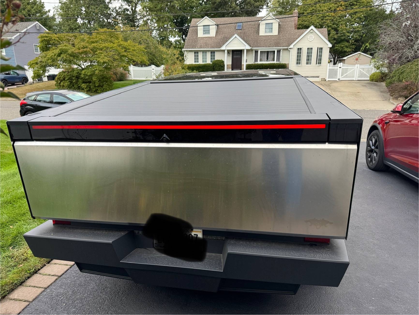 Tesla Cybertruck Tail light not right IMG_4545