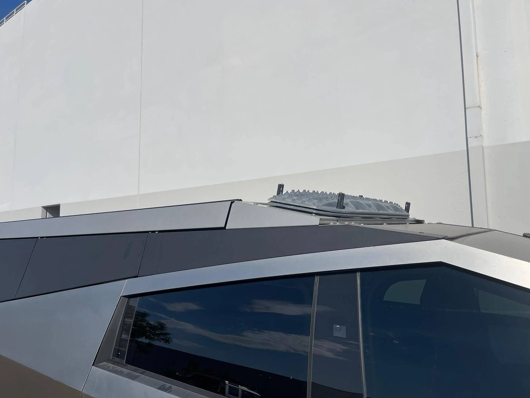 Tesla Cybertruck Cyberlandr Install tempImageXbRinc