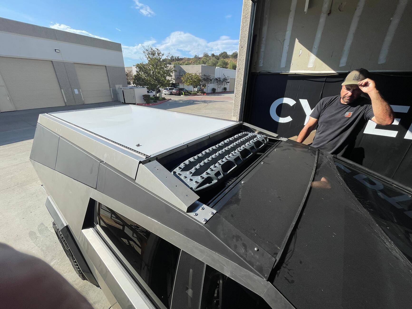 Tesla Cybertruck Cyberlandr Install tempImageS4CnsQ