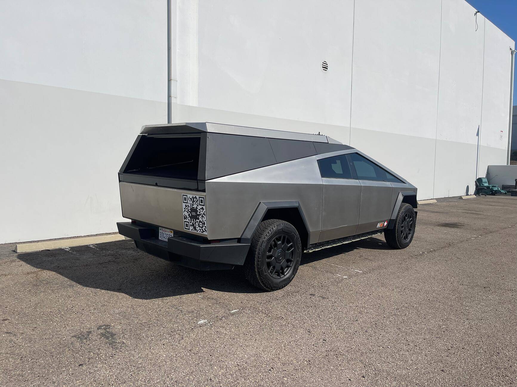 Tesla Cybertruck Cyberlandr Install tempImageZluGXB