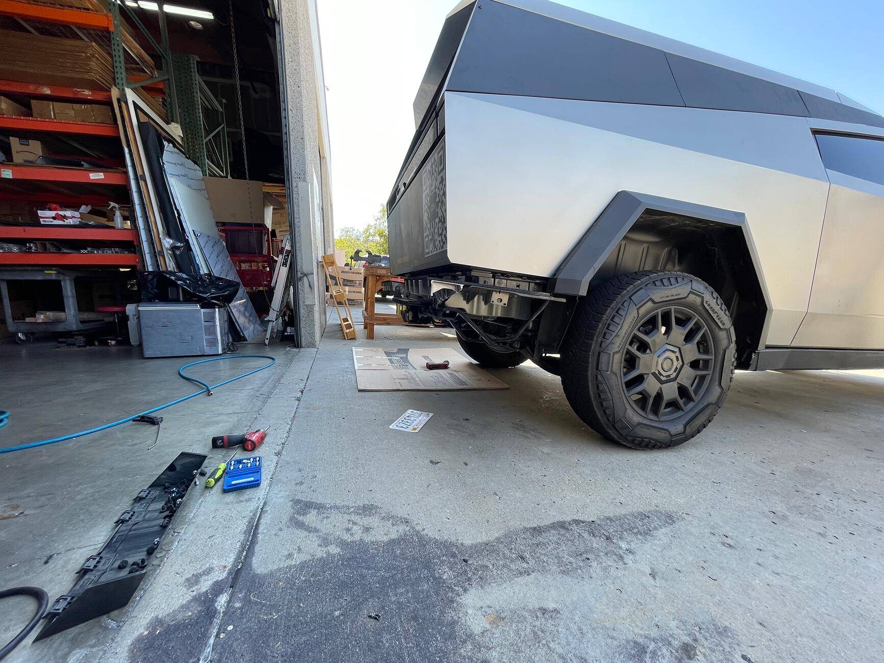 Tesla Cybertruck Where are the aftermarket bumpers? tempImagekrRTib