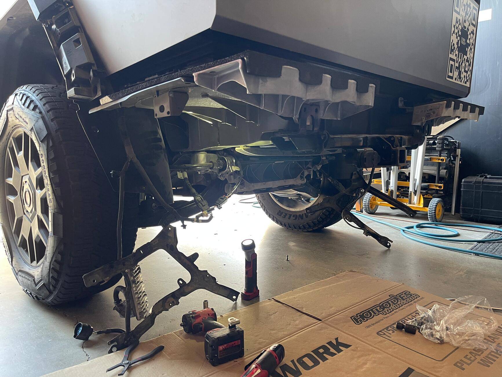 Tesla Cybertruck Where are the aftermarket bumpers? tempImage4ORiu4