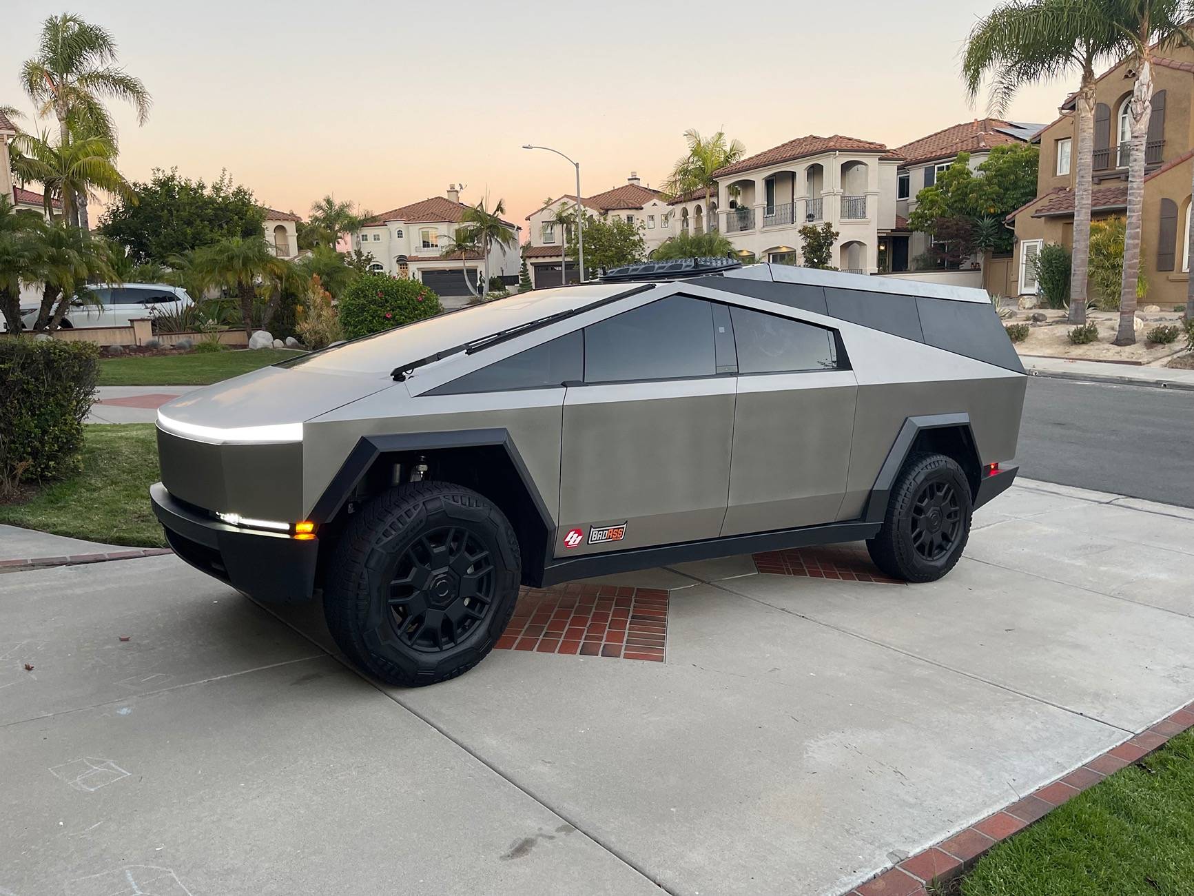 Tesla Cybertruck Wheel Covers - get yours yet? IMG_7605