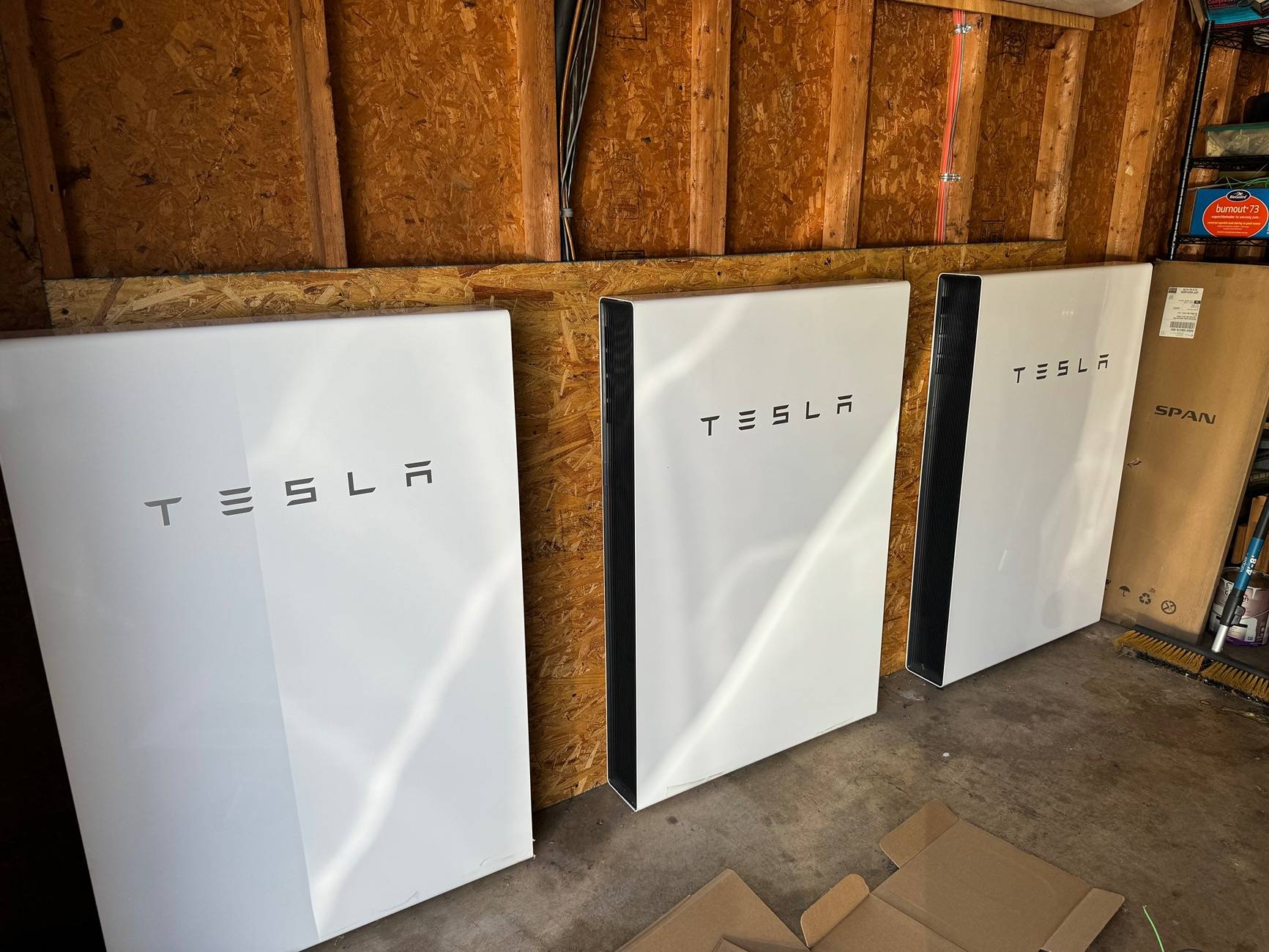 Tesla Cybertruck Cyberbeast waiting room ⏳ IMG_1629