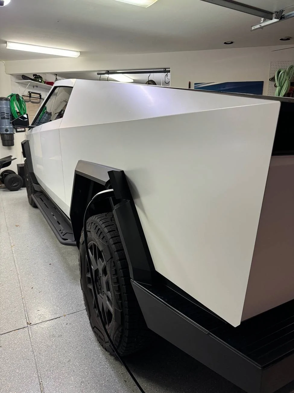 Tesla Cybertruck Installed - Hansshow Cybertruck Running Boards Side Steps IMG_2402