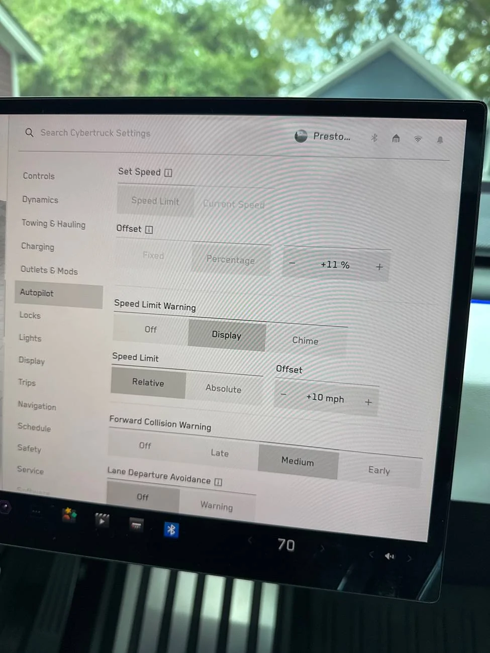 Tesla Cybertruck FSD = 👎 (right now) imag