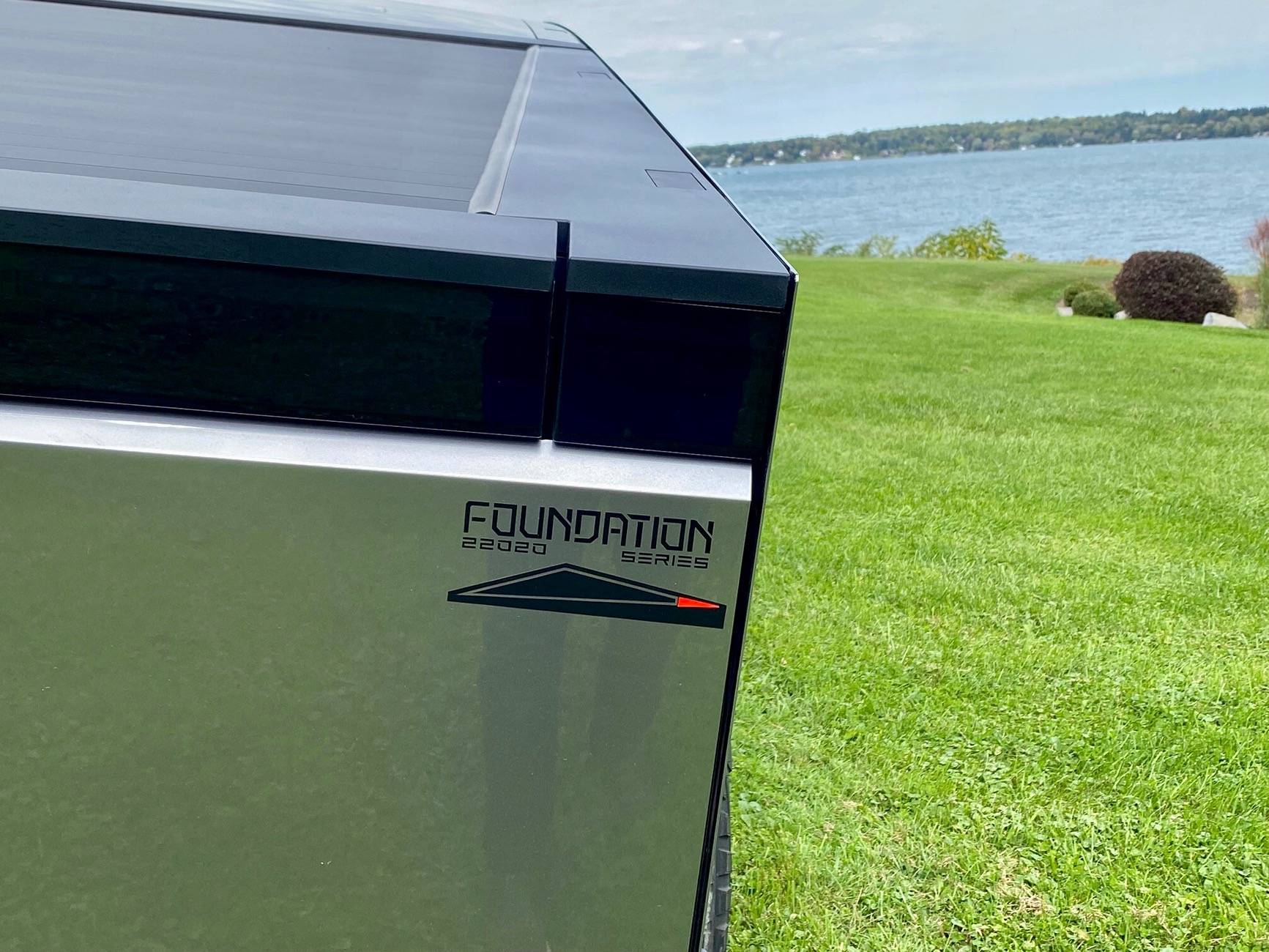 Tesla Cybertruck Custom Emblems, Stealth Wrap - PPF Flexishield, Shining Silver HG-09 9D9F568E-2F81-4D91-AD1C-4717CB13EA0E