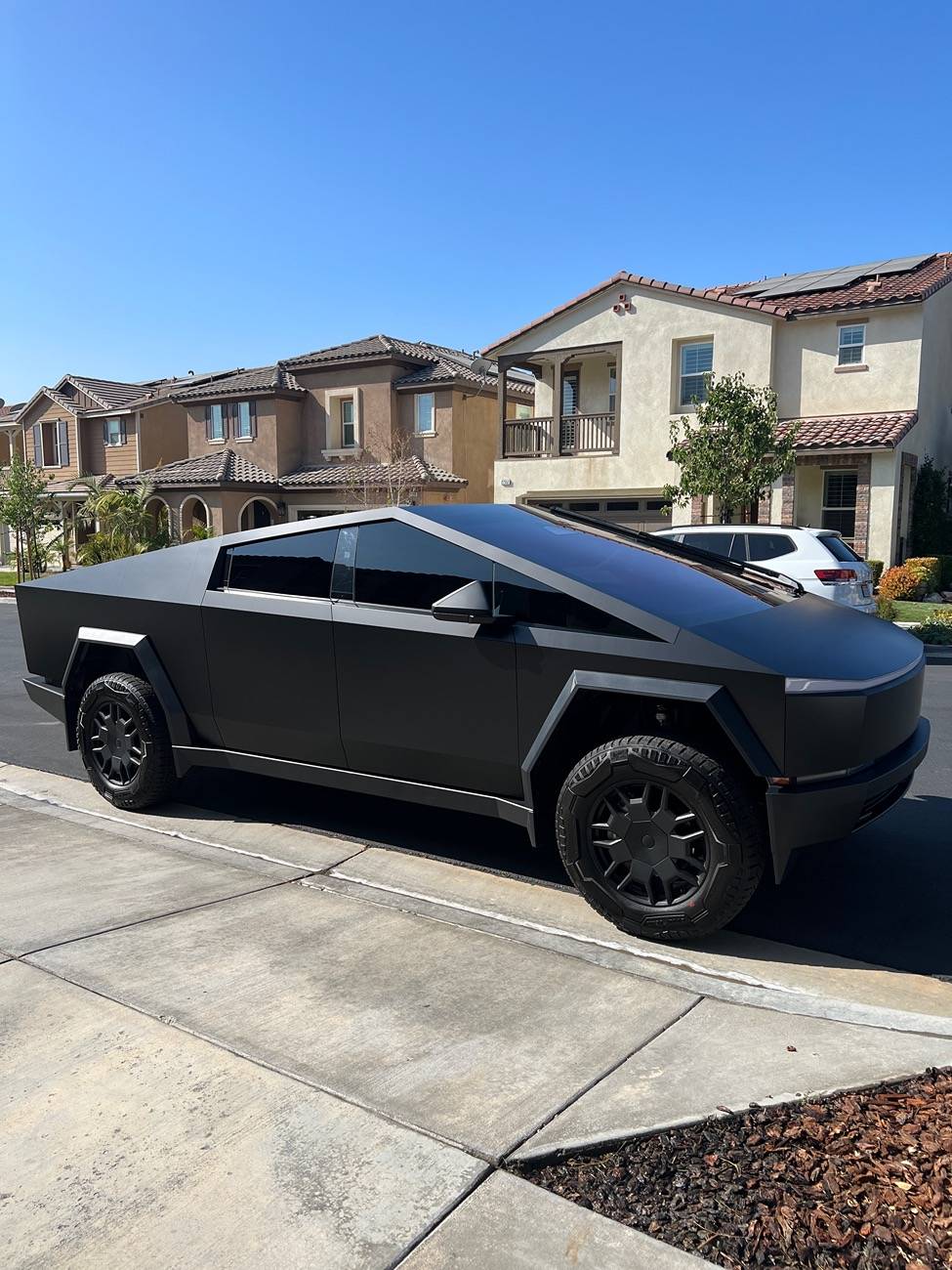 Tesla Cybertruck Clicking noise when AC turns on? IMG_7782