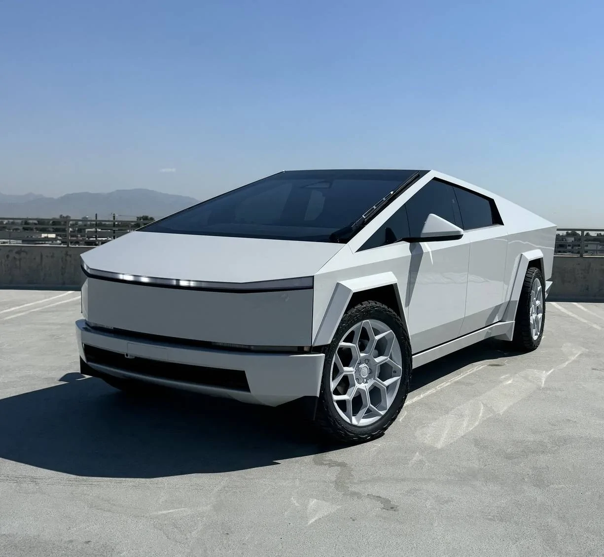 Tesla Cybertruck WHITE Vinyl Wrap & PPF Cybertruck -- Photos & Videos 462140626_10229731873514591_4534360654157424586_n