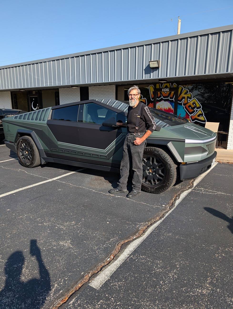 Tesla Cybertruck Finally got my Halo inspired wrap from ink-monkey! PXL_20241001_150308779