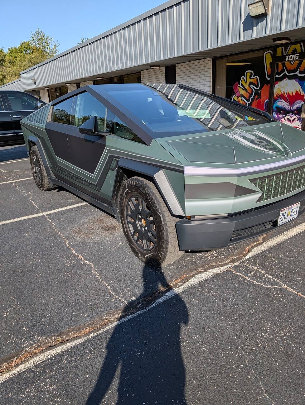 Tesla Cybertruck Finally got my Halo inspired wrap from ink-monkey! PXL_20241001_150226200