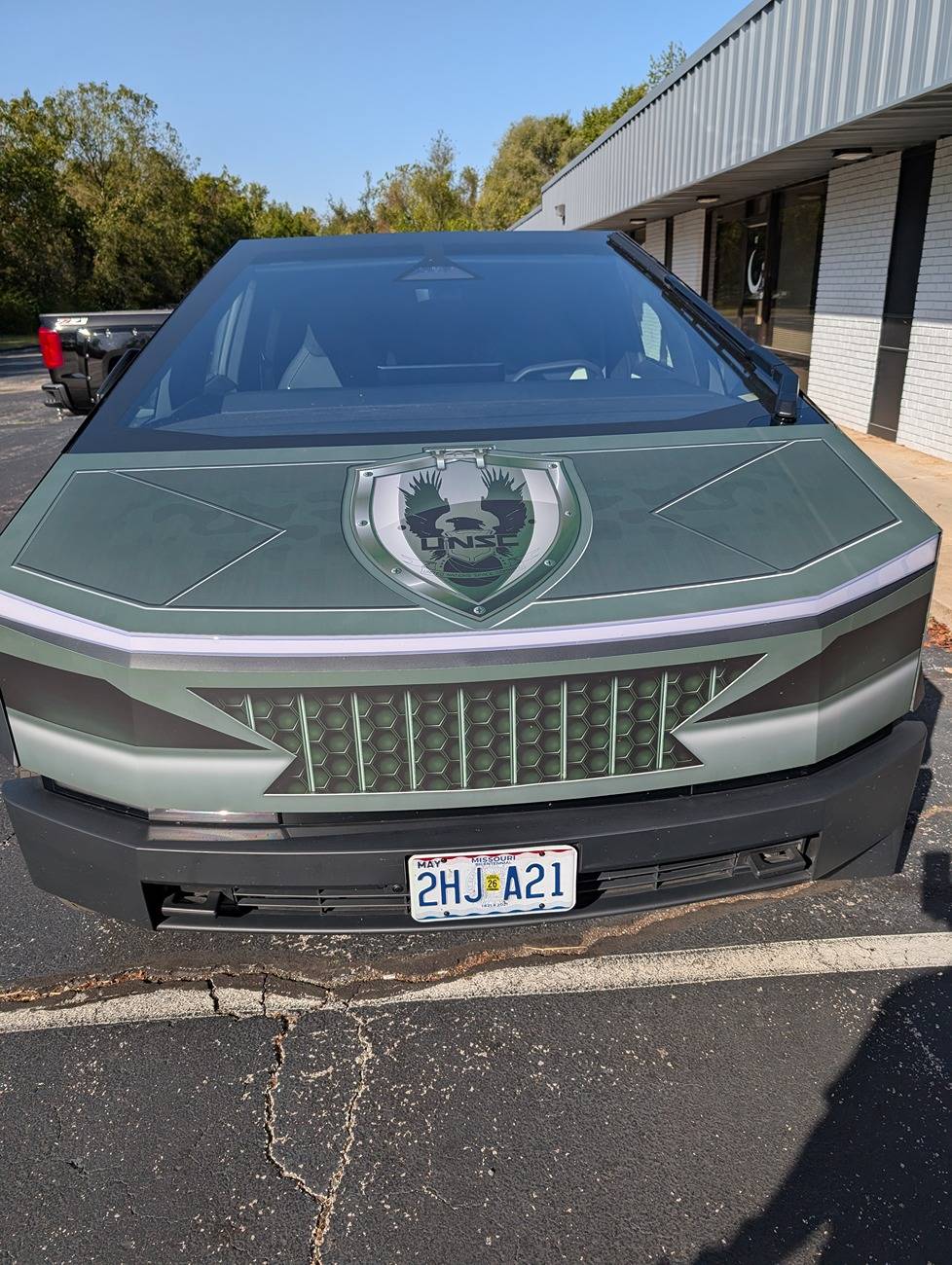 Tesla Cybertruck Finally got my Halo inspired wrap from ink-monkey! PXL_20241001_150207746.MP