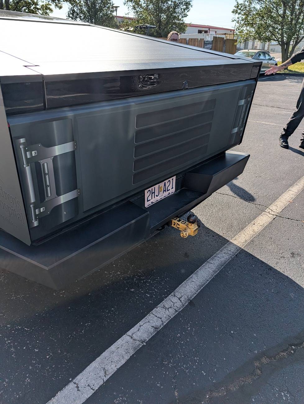 Tesla Cybertruck Finally got my Halo inspired wrap from ink-monkey! PXL_20241001_150327308