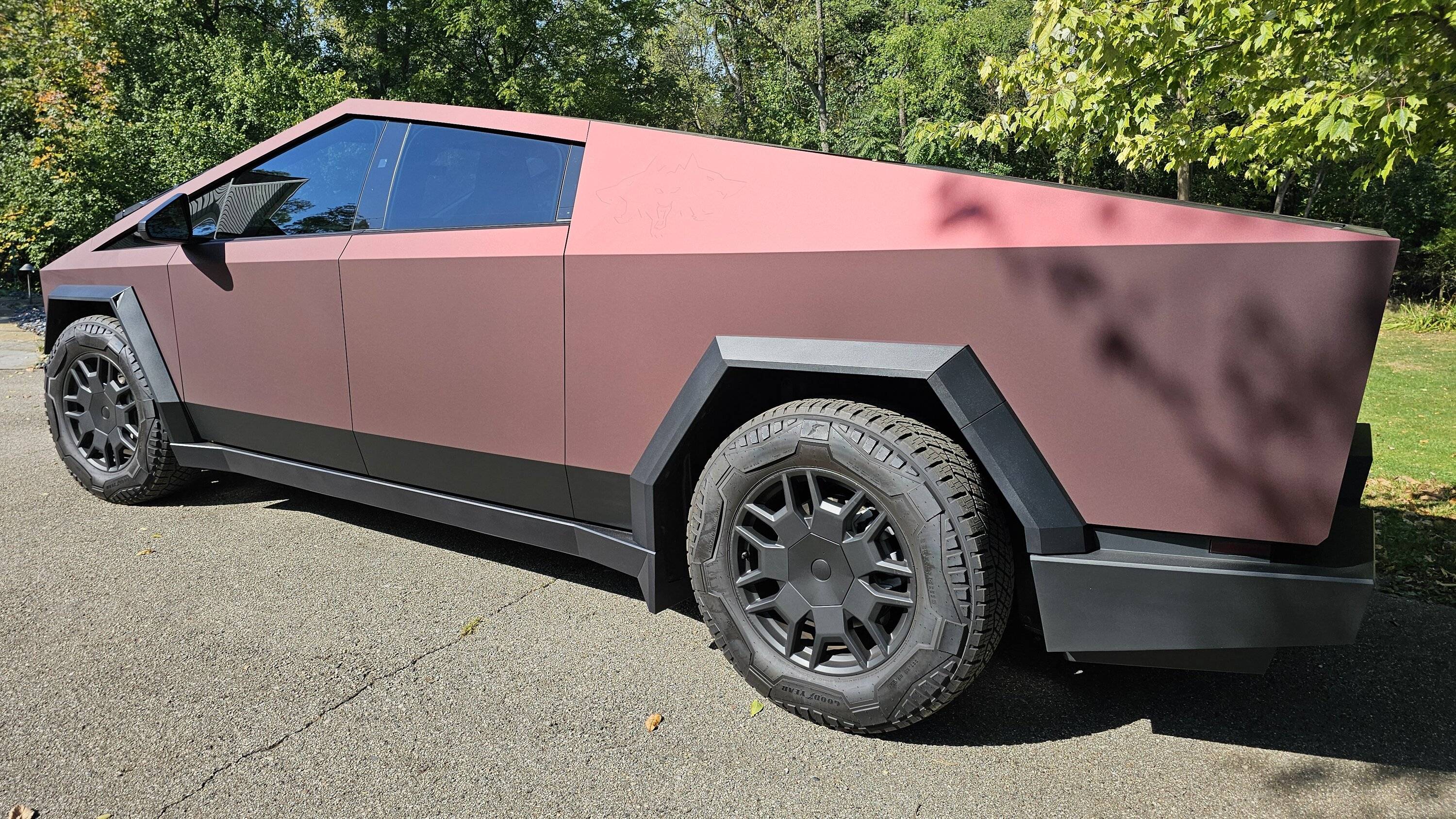 Tesla Cybertruck Mythos Red Cyberbeast (KPMF Absolute Matte Mythos Red Wrap) 20241006_140815