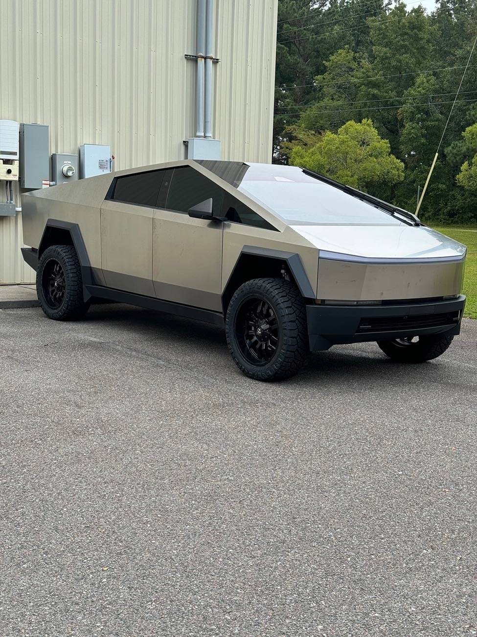 Tesla Cybertruck Fuel Wheels and Nitto Tires IMG_0327 2