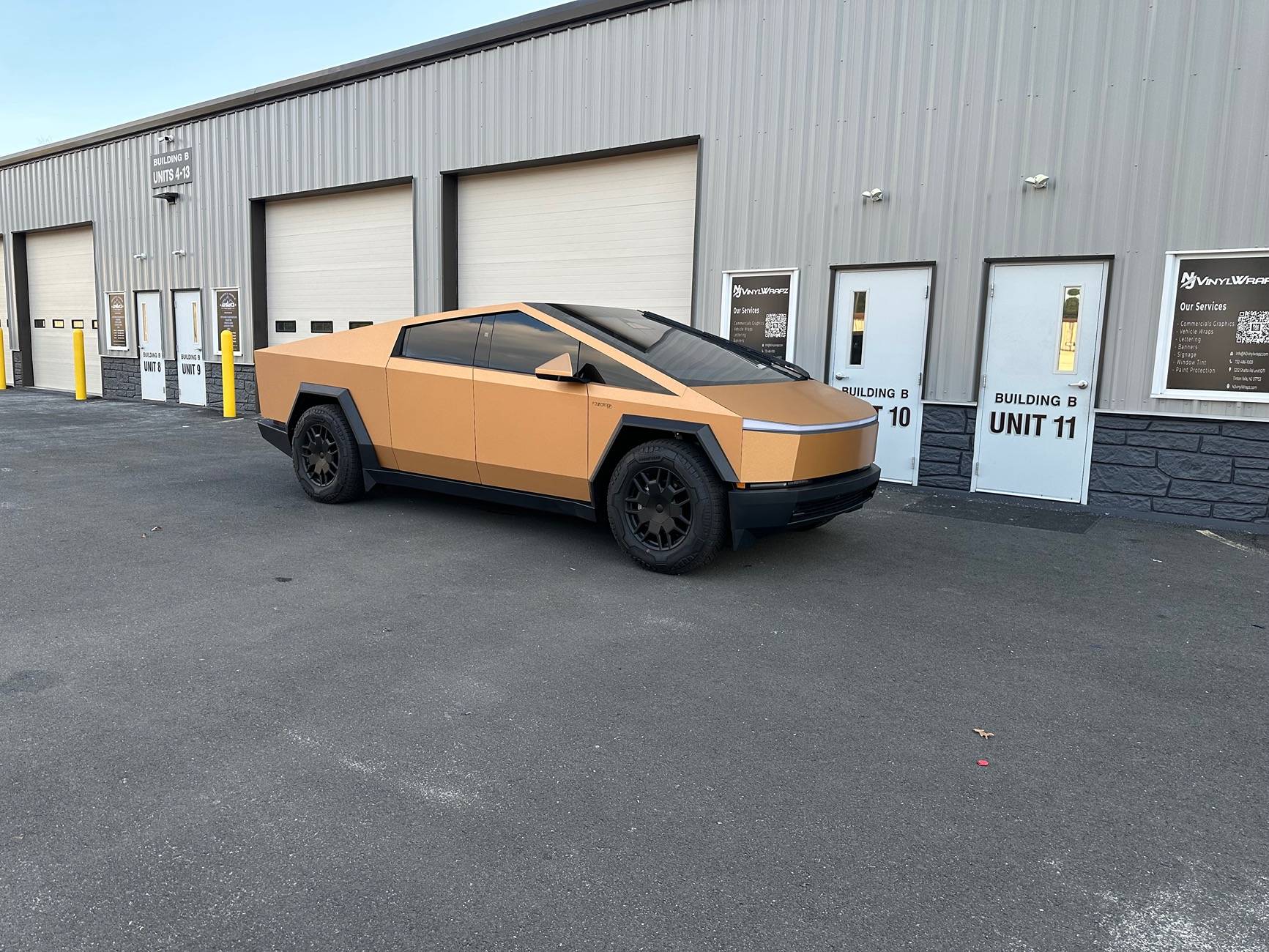 Tesla Cybertruck To wrap or not to wrap IMG_1882
