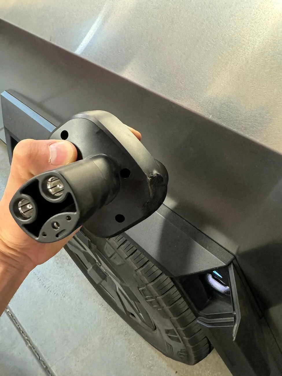 Tesla Cybertruck Charging cybertruck with CCS standard adapter tempImageHH2JSC