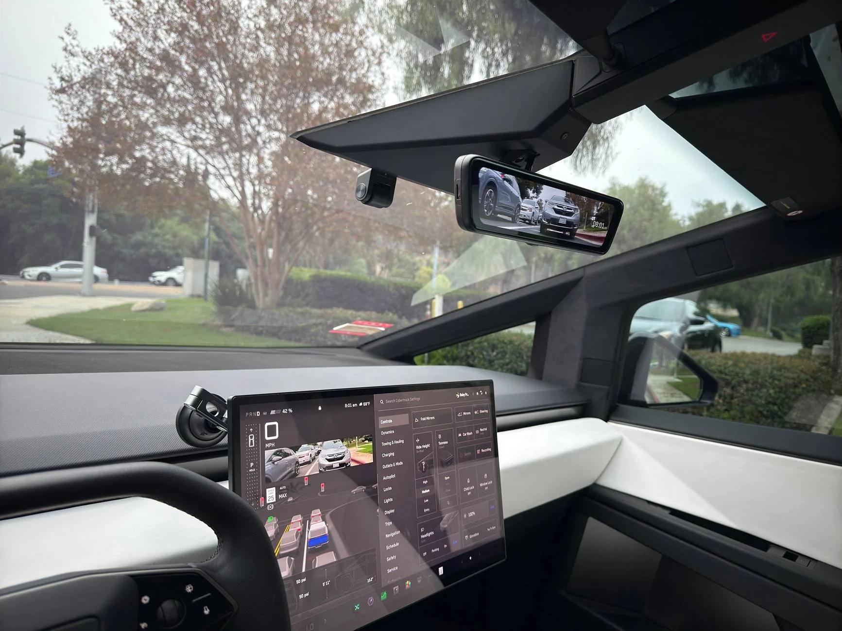 Tesla Cybertruck Found a good accessory for my Cybertruck rearvi