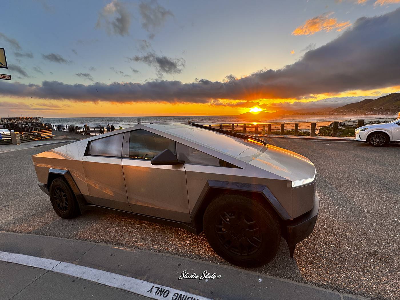 Tesla Cybertruck Daily random Cybertruck photos thread - Post Yours! 📸 🤳 Cybertruck Ocean sunset cc z copy