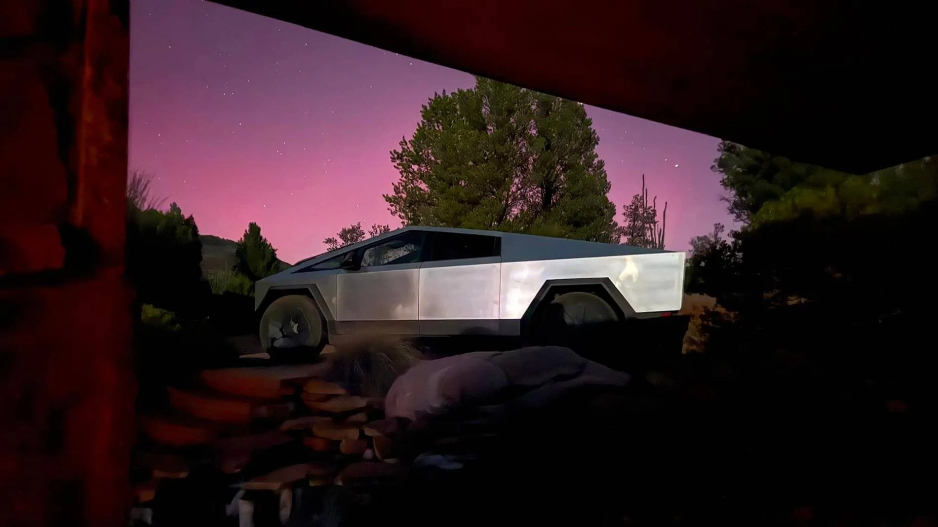 Tesla Cybertruck Daily random Cybertruck photos thread - Post Yours! 📸 🤳 597896_10234058897083135_7412245297578063213_n-jpg