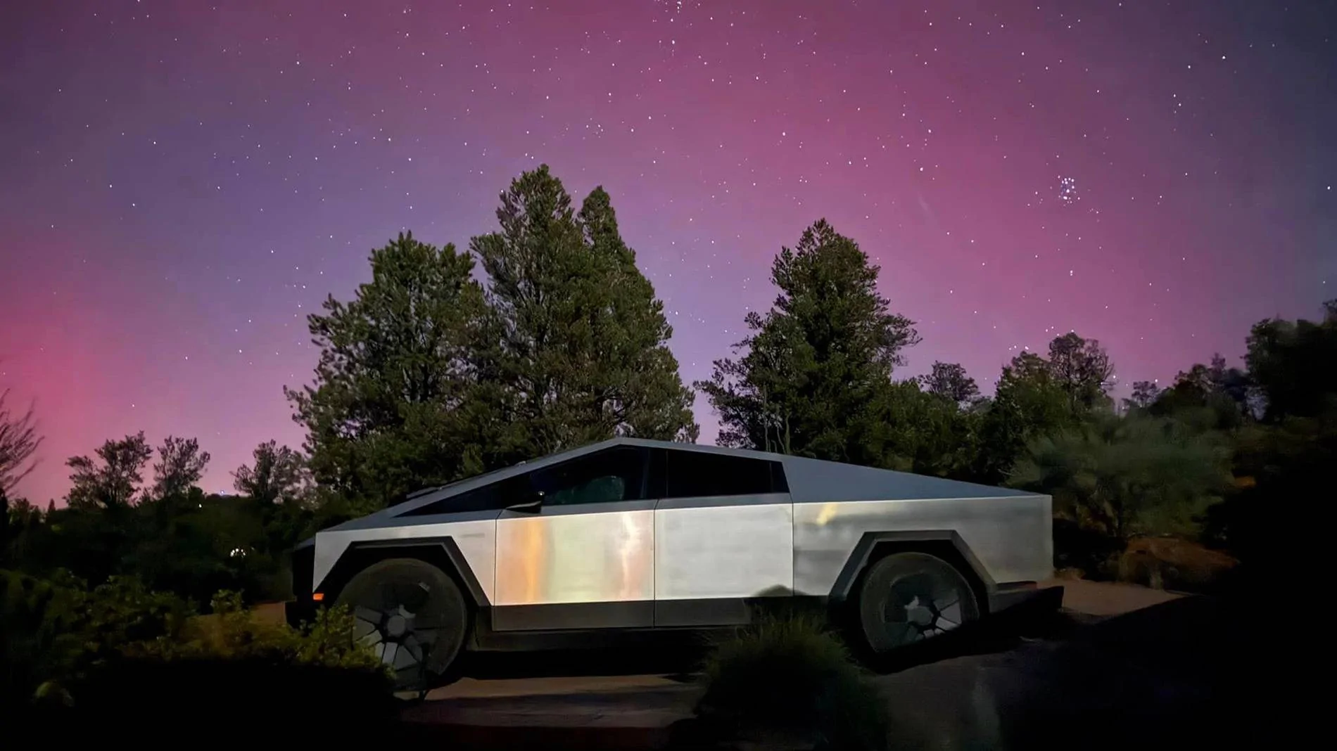 Tesla Cybertruck Daily random Cybertruck photos thread - Post Yours! 📸 🤳 455897_10234058896723126_6807344743034537521_n-jpg
