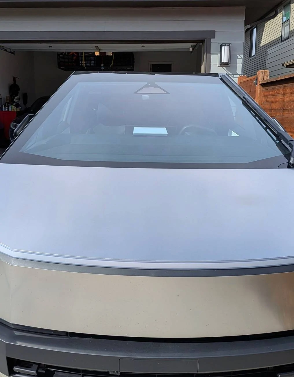 Tesla Cybertruck Connecting starlink mini to roof power? PXL_20241011_165231443.MP~2