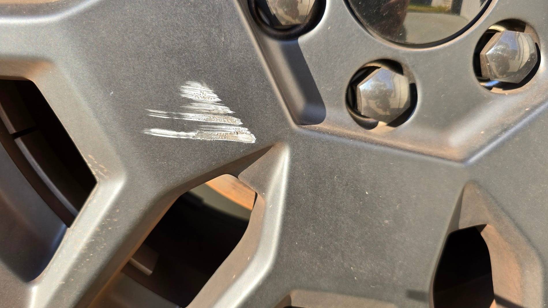 Tesla Cybertruck How to repair wheel scuff / damage? 20241011_085253 (Large)