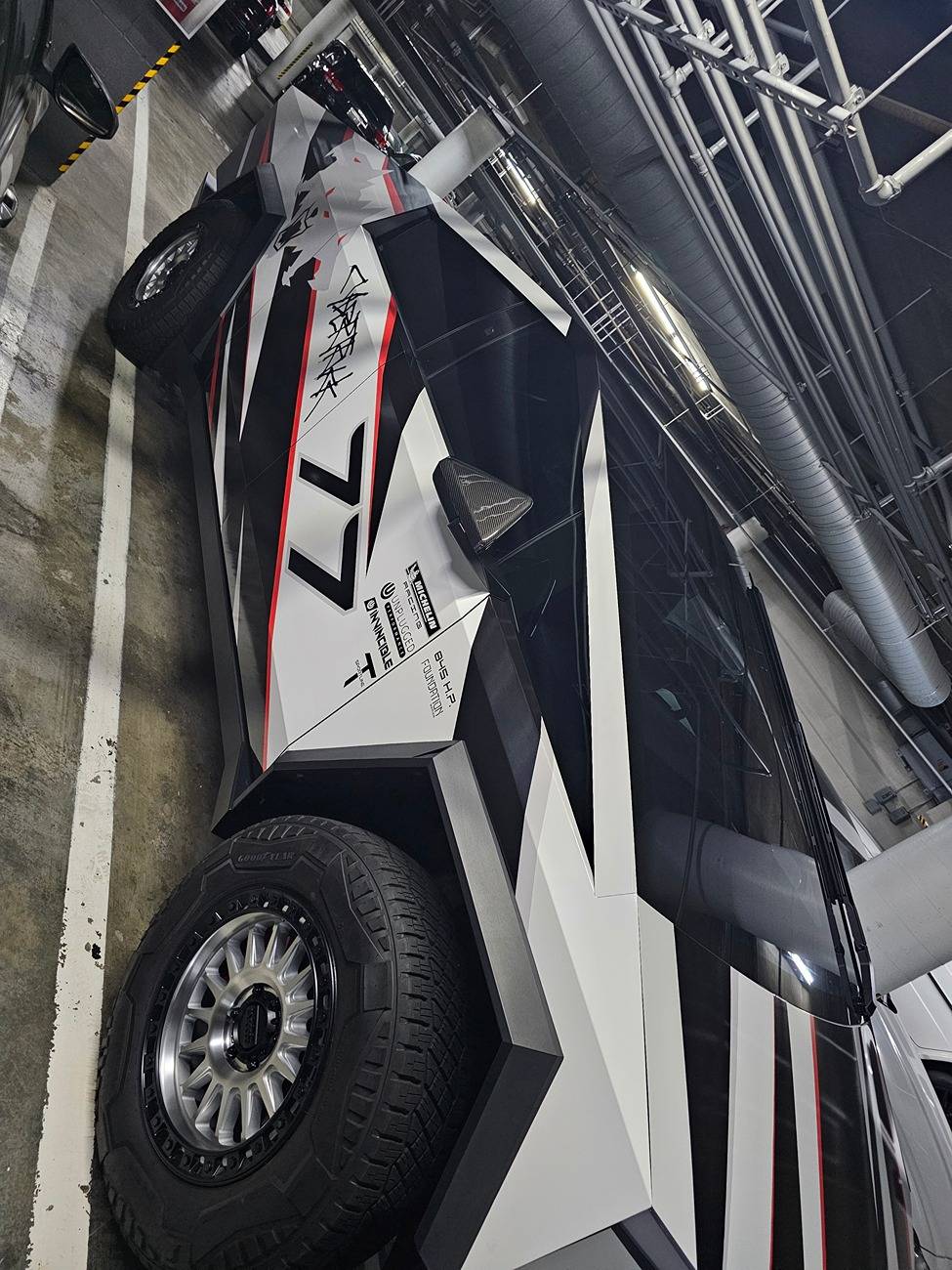 Tesla Cybertruck New wheels on my Beast ! 20241011_155049