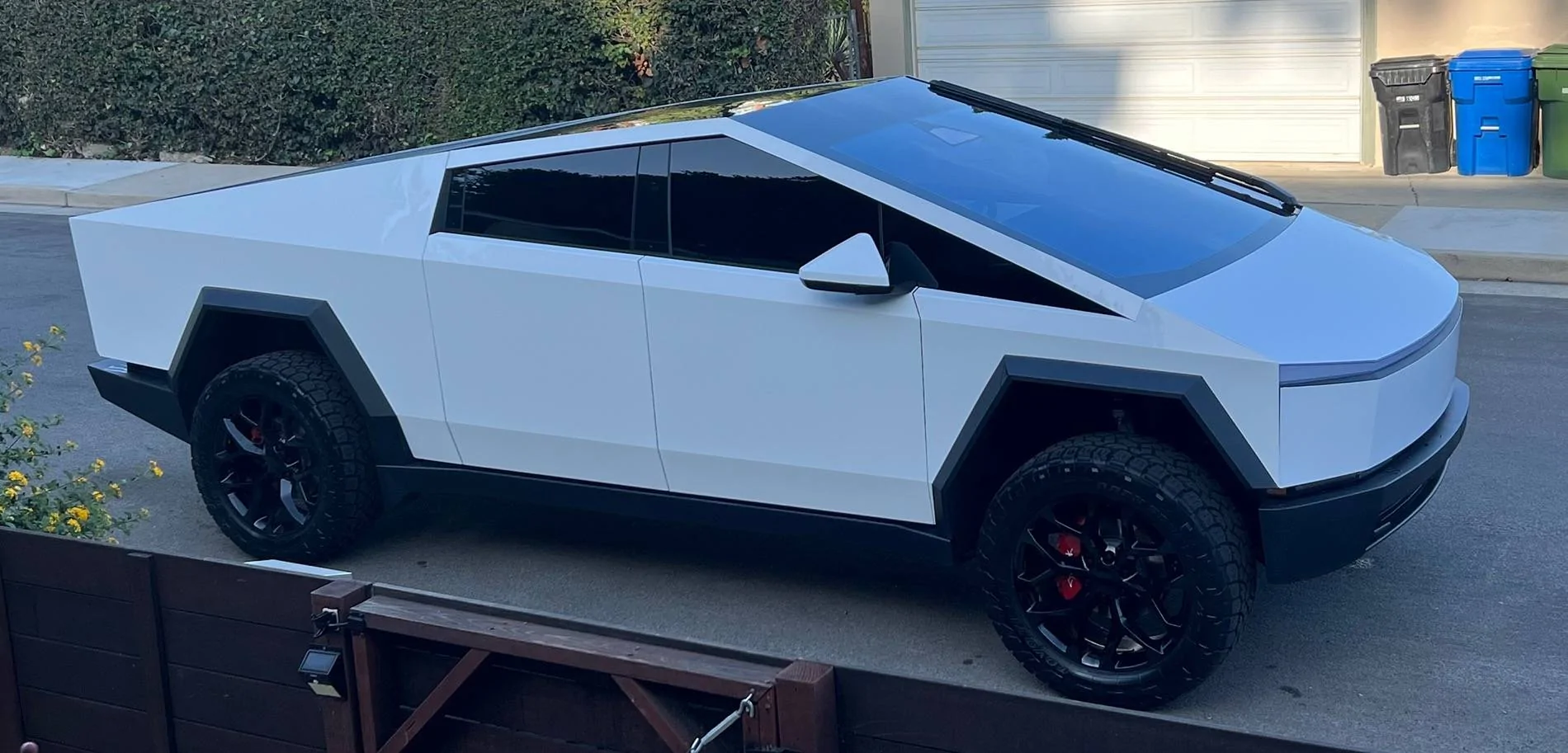 Tesla Cybertruck Daily random Cybertruck photos thread - Post Yours! 📸 🤳 IMG_6179
