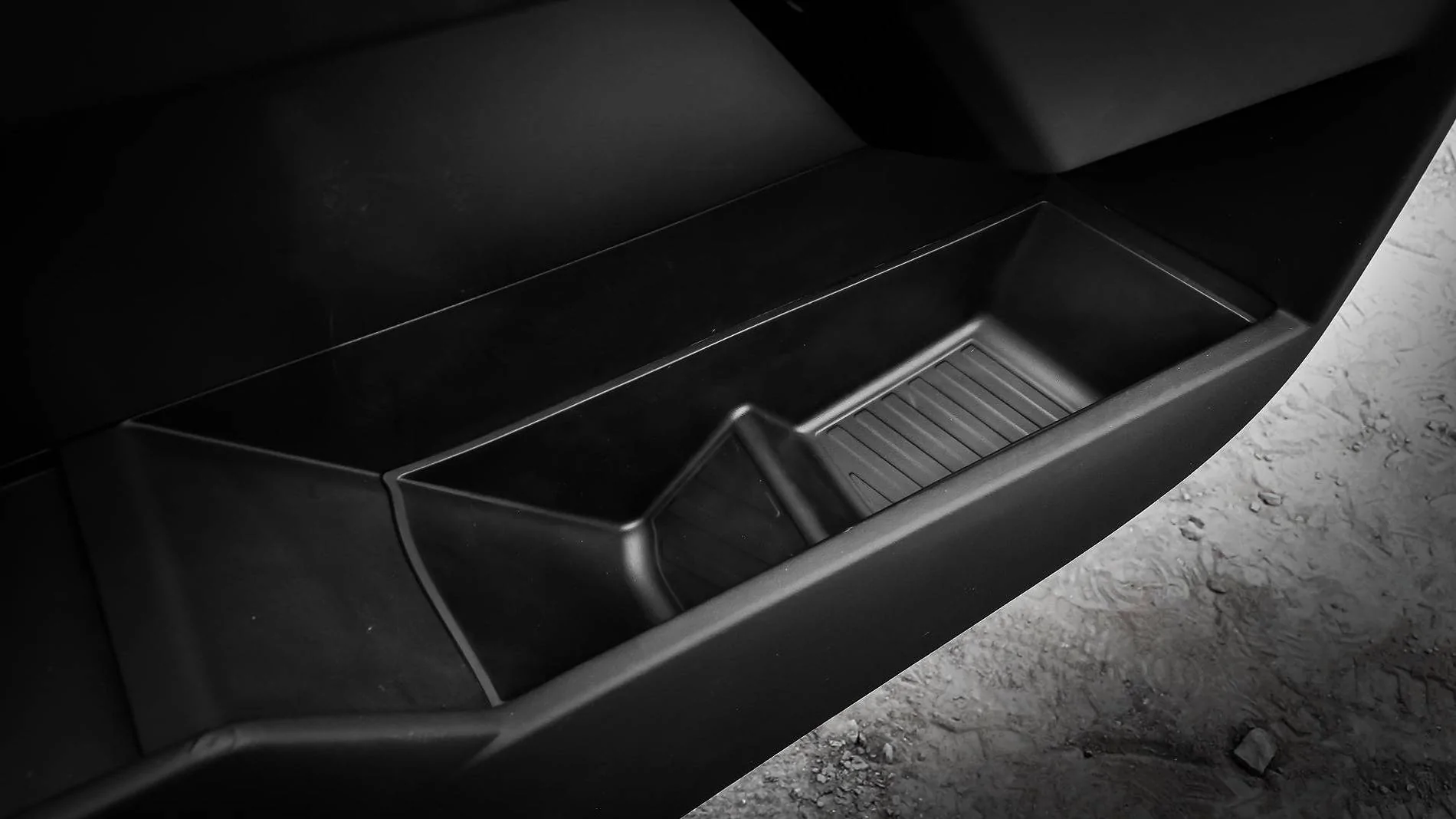 Tesla Cybertruck Foronetry | Door Side Storage Box Insert Available Now! -封面
