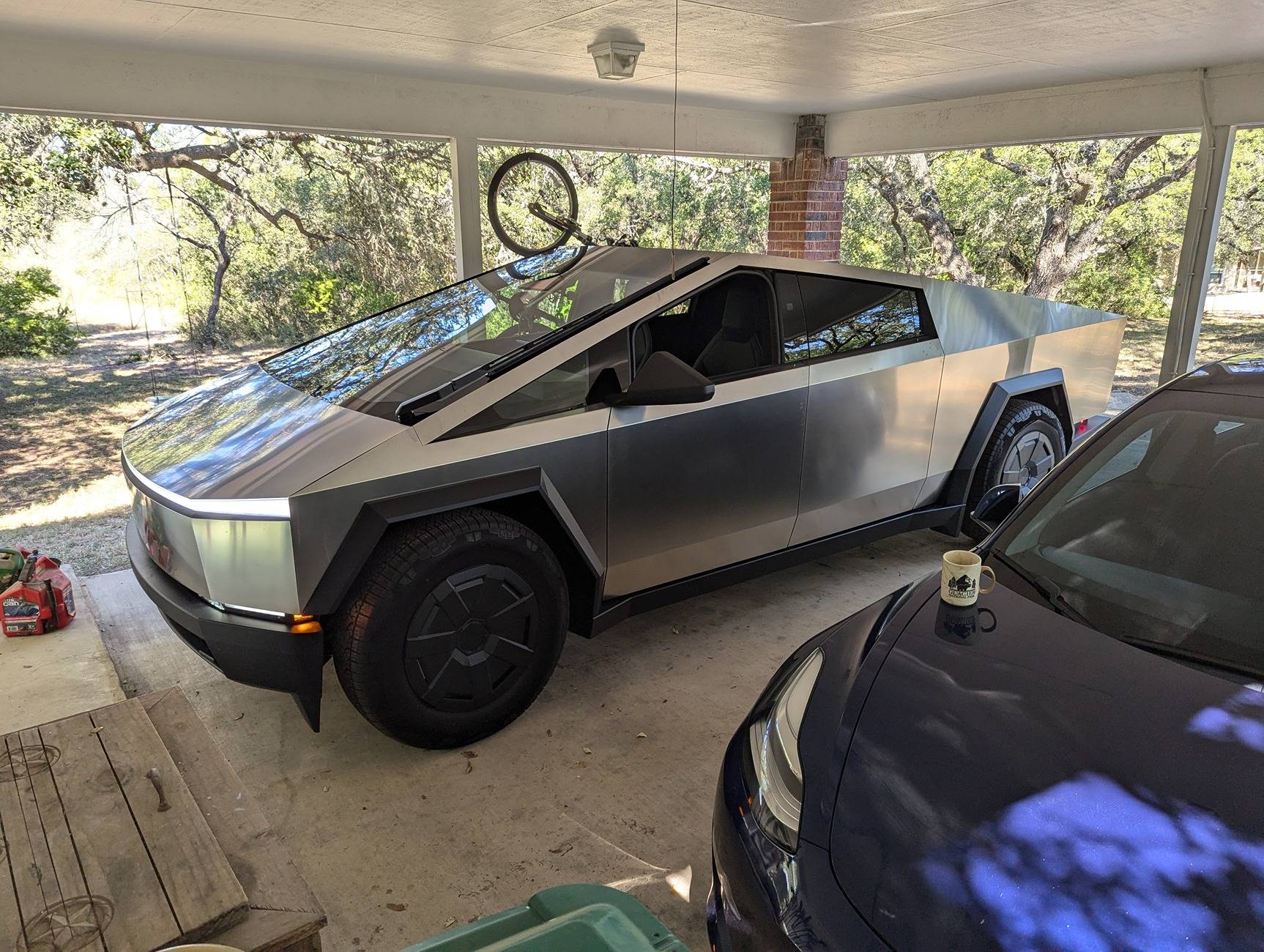 Tesla Cybertruck Cybertruck OWNERS List & Stats [Add Yours]! ✍🏻 PXL_20241010_152903707.MP