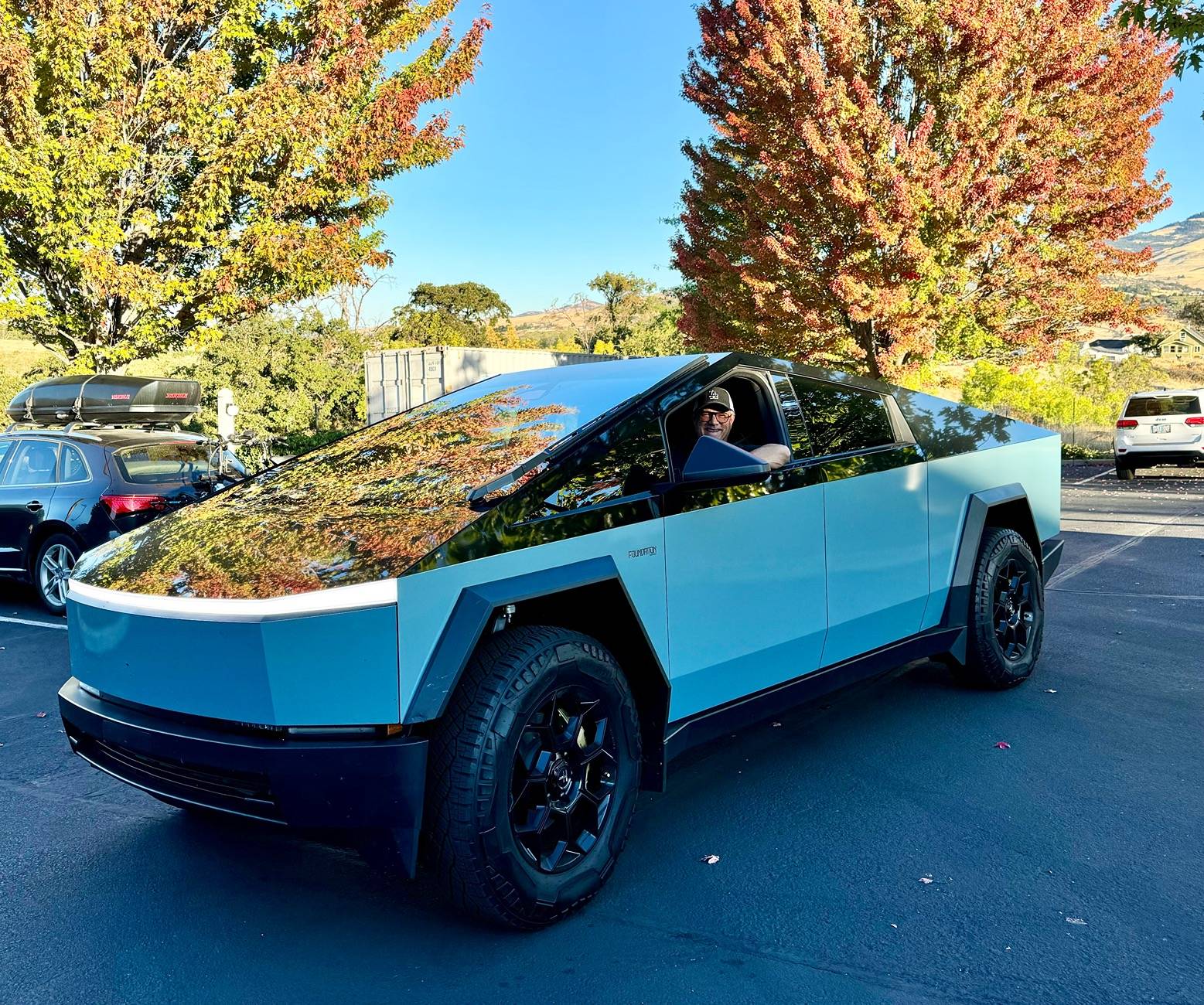 Tesla Cybertruck Show off your Cybertruck in fall colors IMG_1720