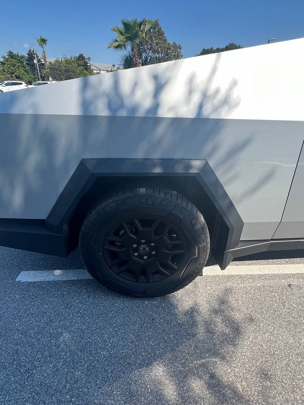 Tesla Cybertruck Suspension issue AGAIN IMG_0111