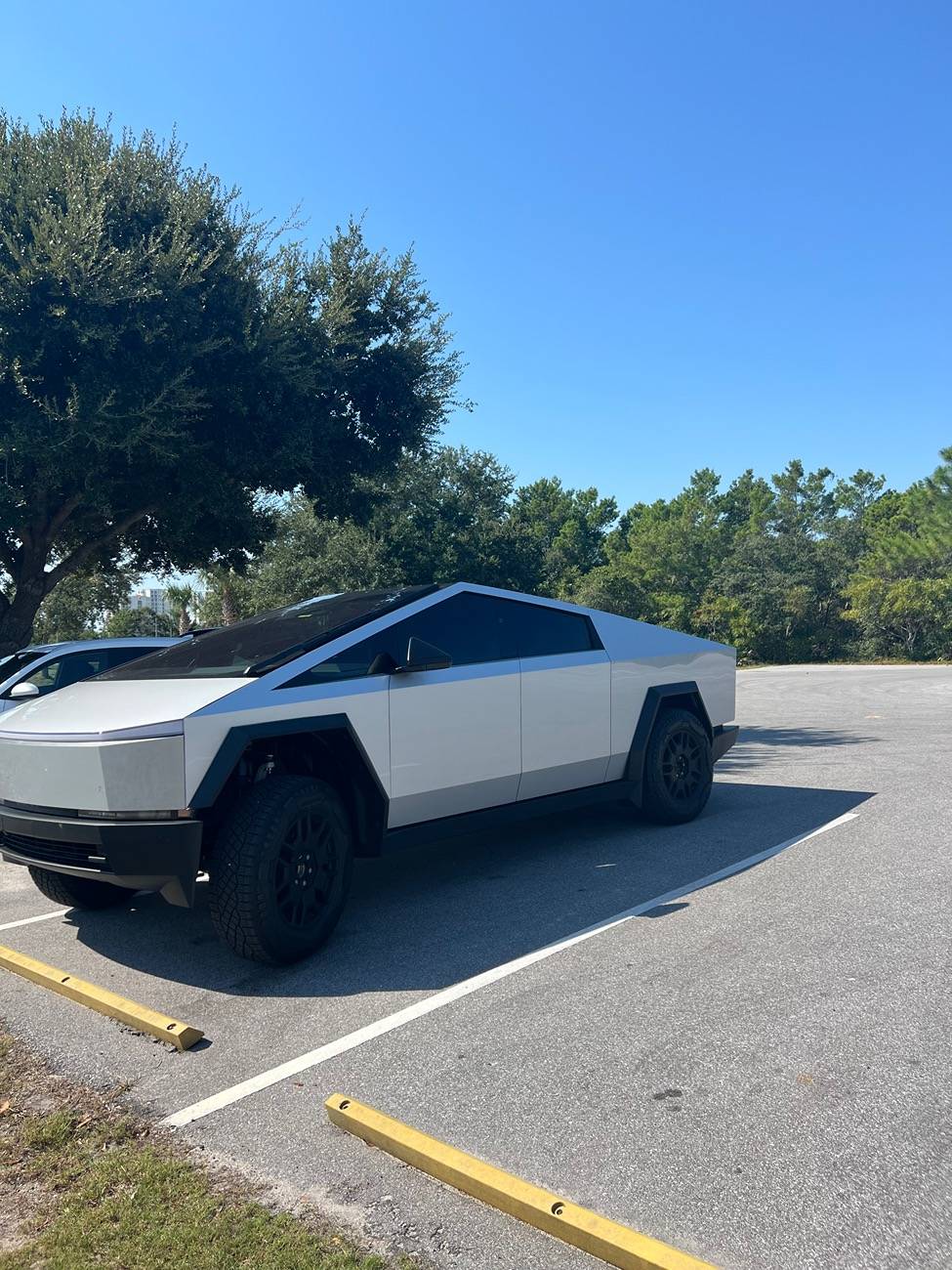 Tesla Cybertruck Suspension issue AGAIN IMG_0110