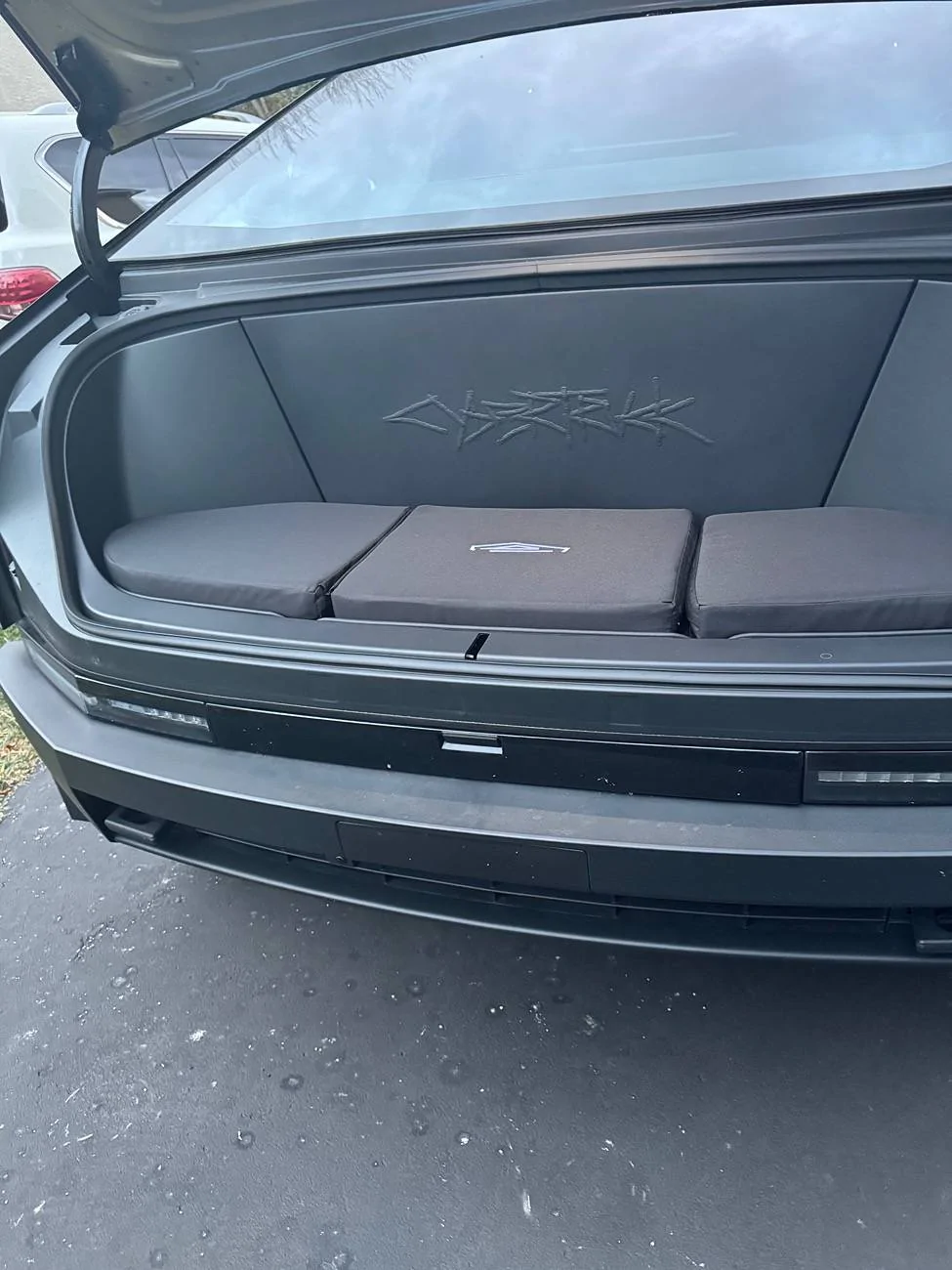 Tesla Cybertruck Cybertruck new accessories- console organizer, frunk cushion, glove box mat etc IMG_2255
