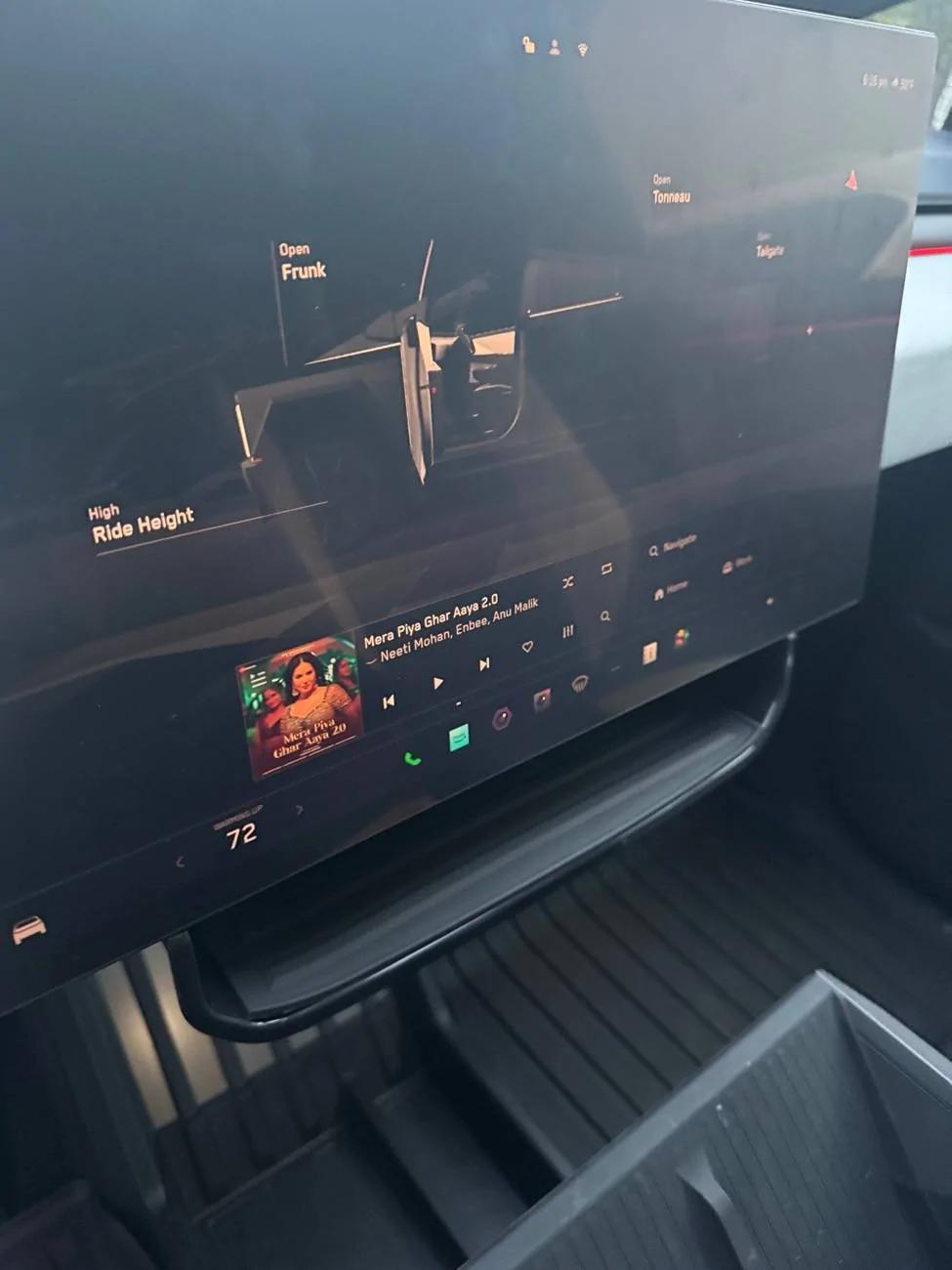 Tesla Cybertruck Cybertruck new accessories- console organizer, frunk cushion, glove box mat etc IMG_2252