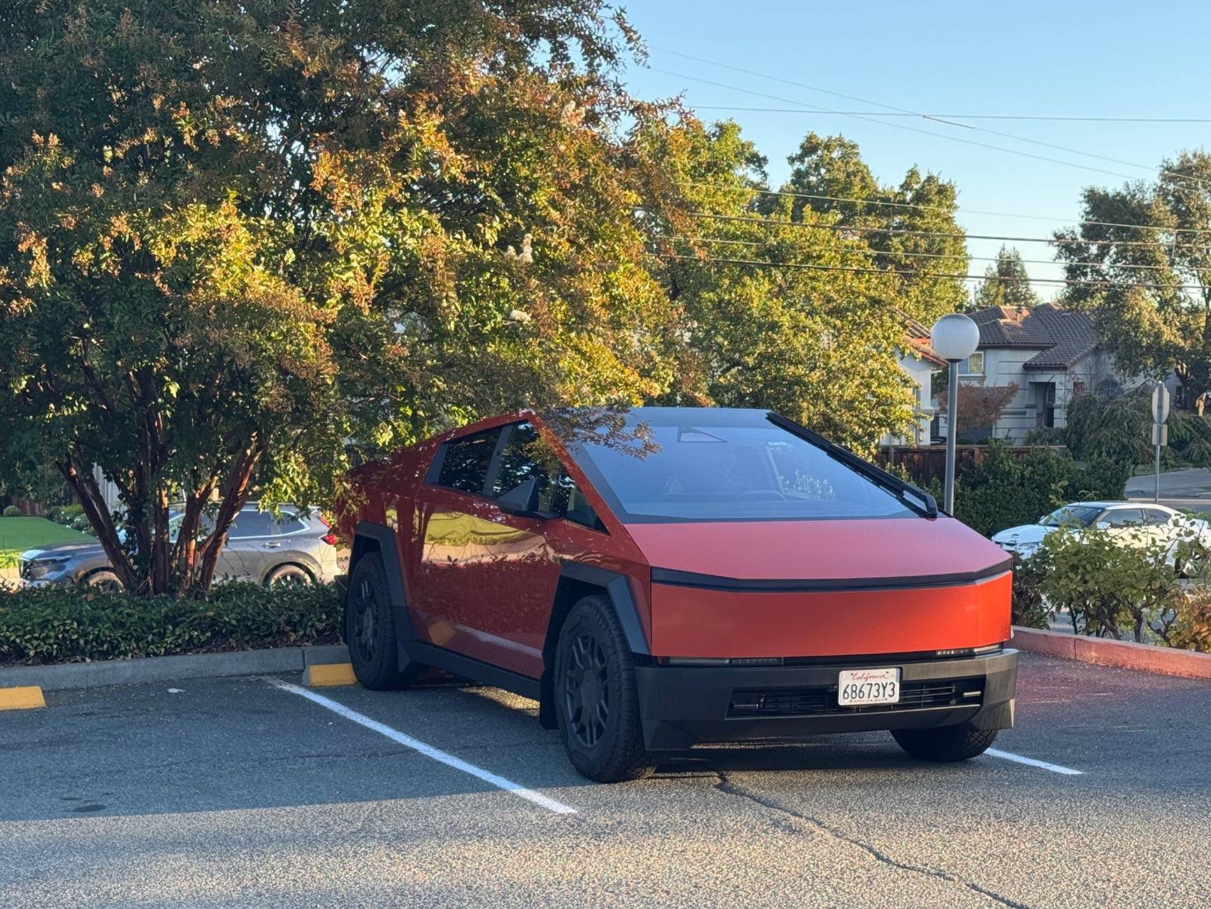 Tesla Cybertruck Show off your Cybertruck in fall colors IMG_2131