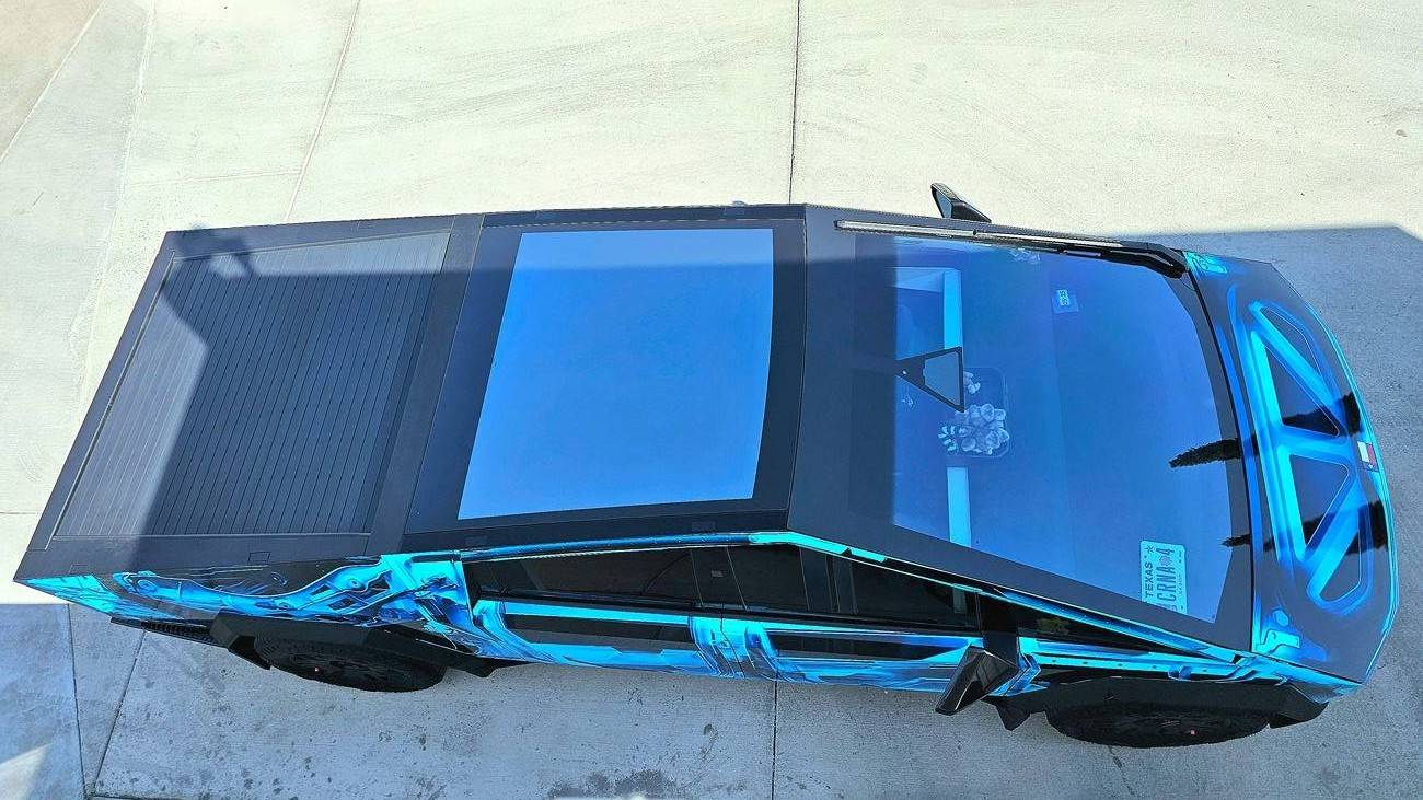 Tesla Cybertruck X-Ray Wrap + Gloss PPF on my Cybertruck GaB30M6WIAApXG6
