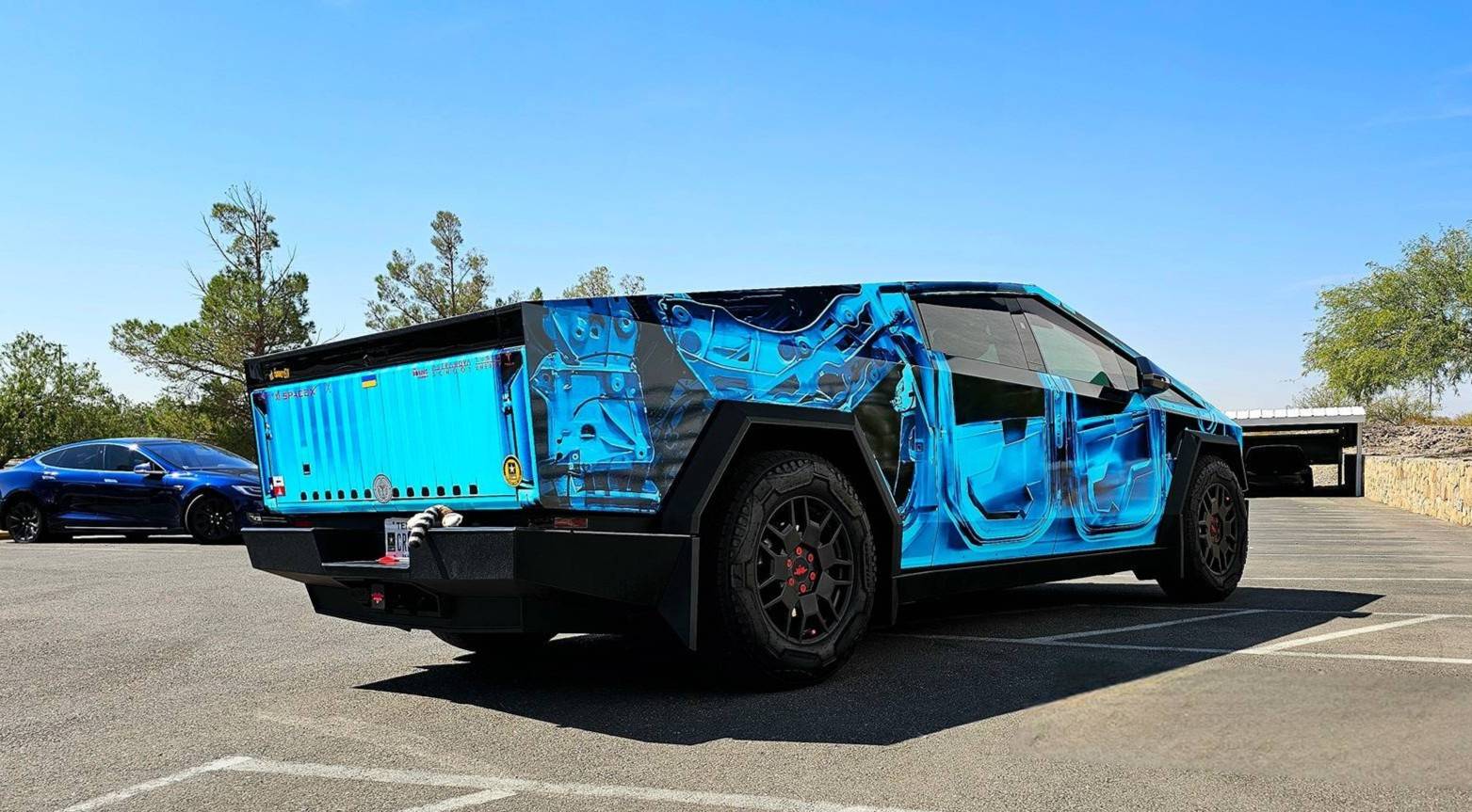 Tesla Cybertruck X-Ray Wrap + Gloss PPF on my Cybertruck GaB3y-uXkAAkgif
