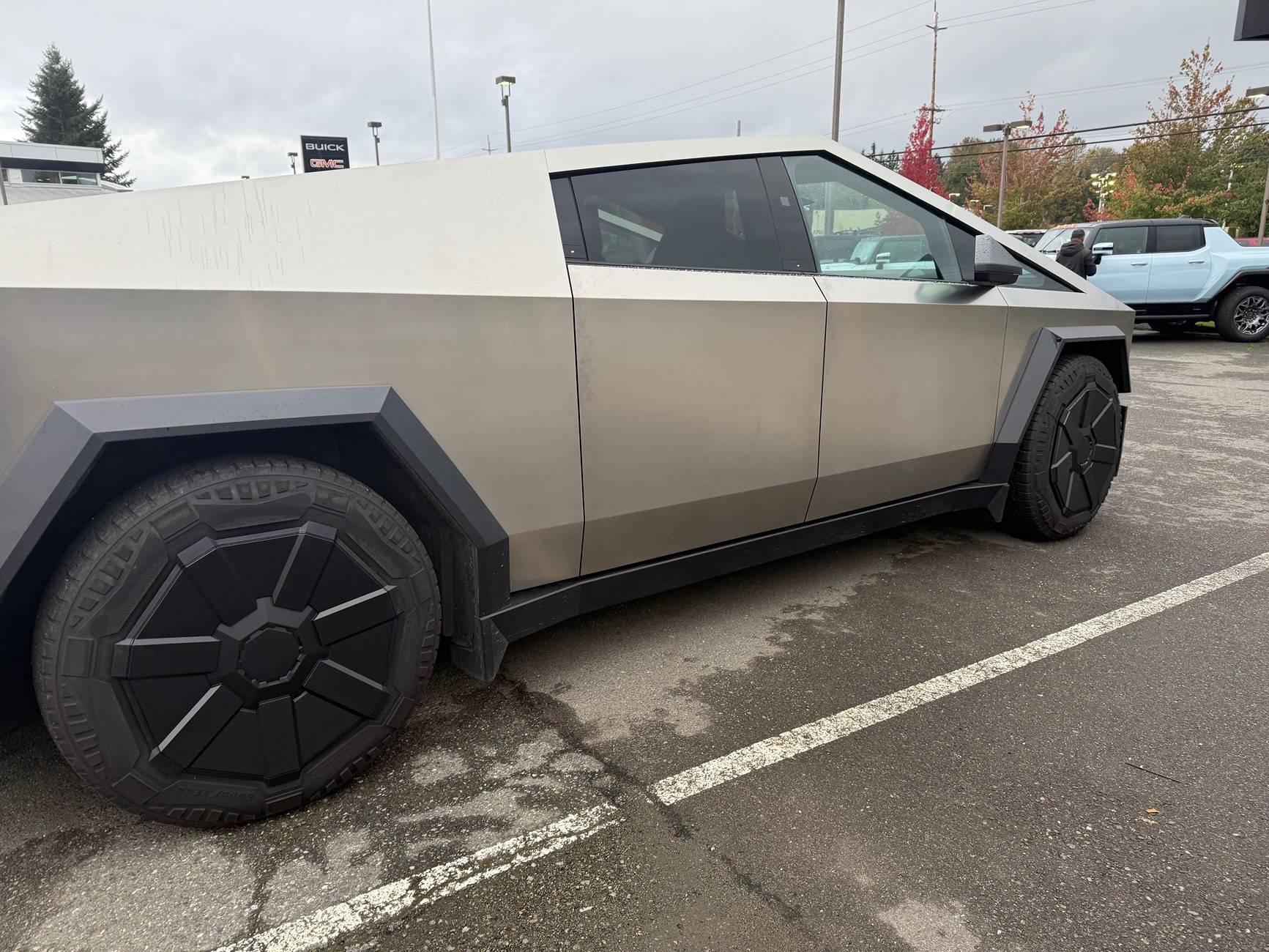 Tesla Cybertruck Non-Foundation Series are being delivered with wheel covers IMG_0010