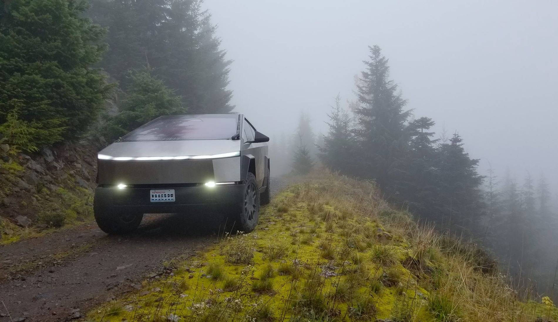 Tesla Cybertruck Show off your Cybertruck in fall colors 20241015_133329adsm