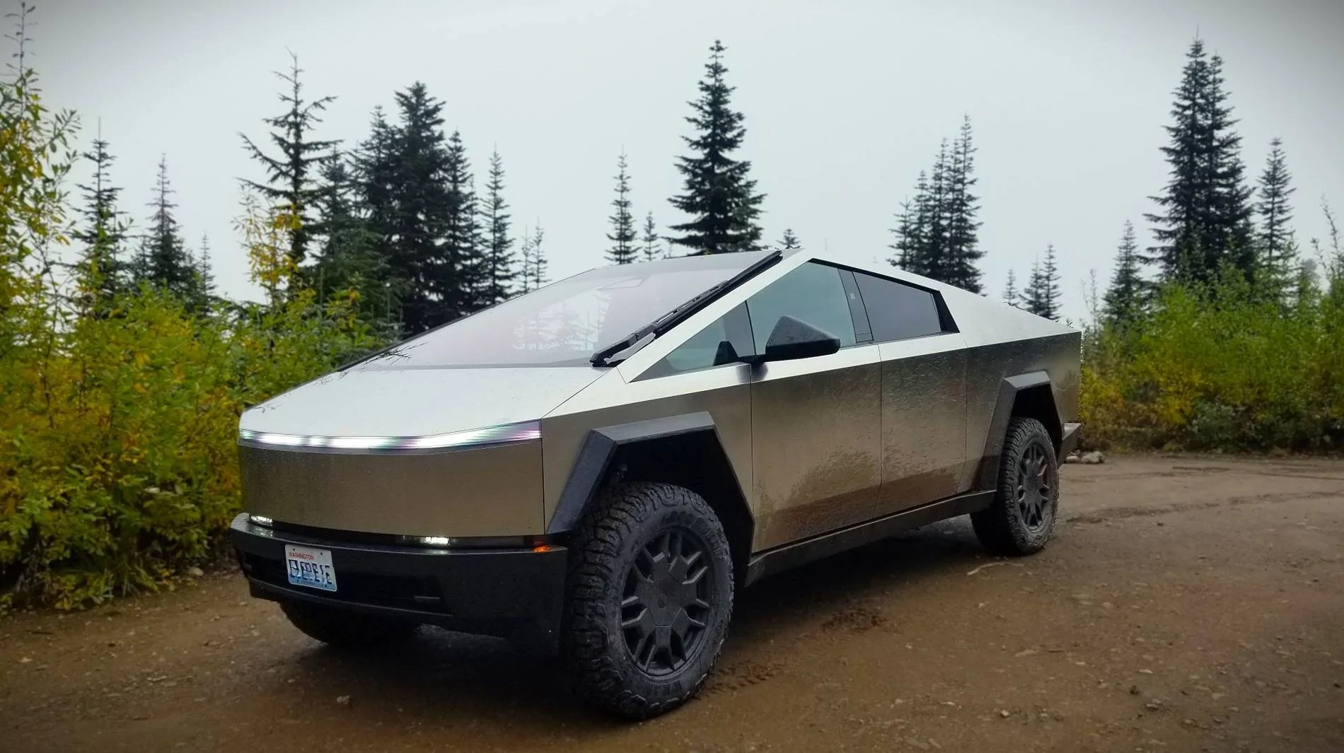 Tesla Cybertruck Show off your Cybertruck in fall colors 20241015_124220adsm