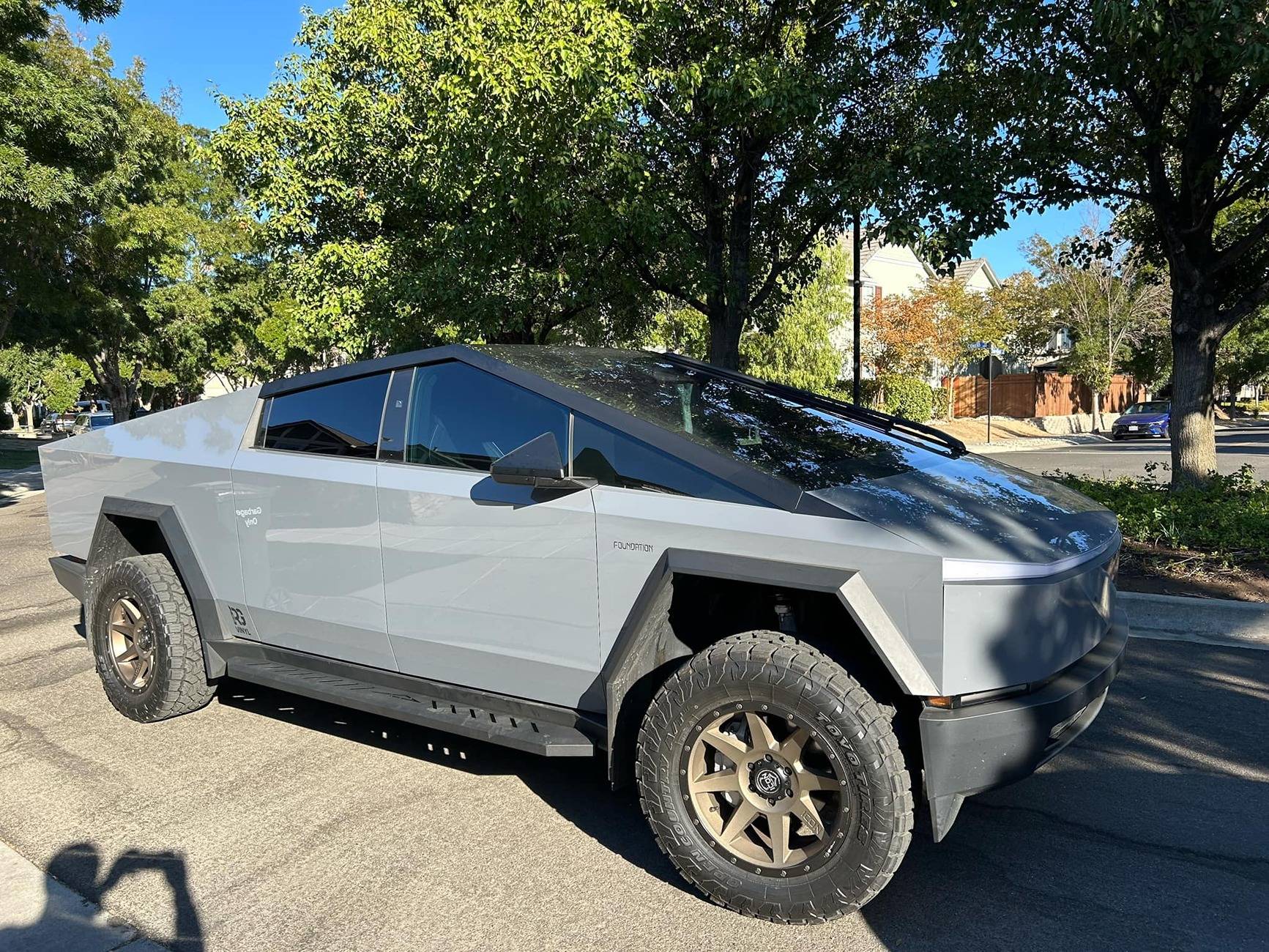 Tesla Cybertruck First batch of Cybergear Running Boards delivered – See Customer Feedback and Photos! f1d64d3a6ef69160d7bb56e2692e5d5