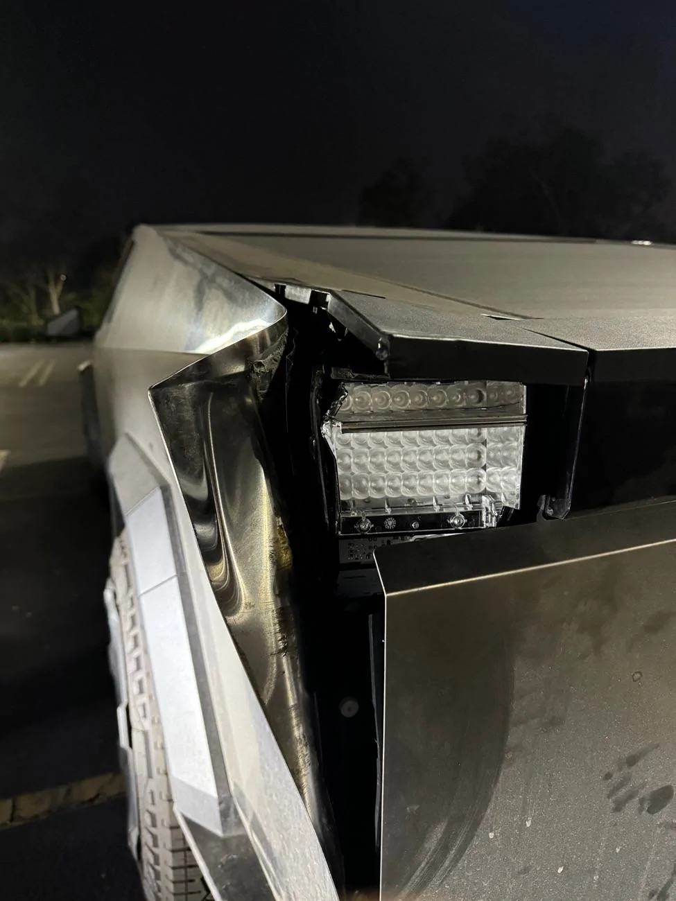 Tesla Cybertruck Damaged by the transport truck driver.. what can I do for now? IMG_4617