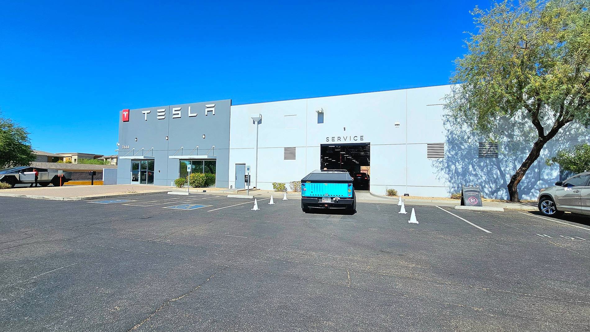 Tesla Cybertruck Tesla Service and overall issues 20241017_120905