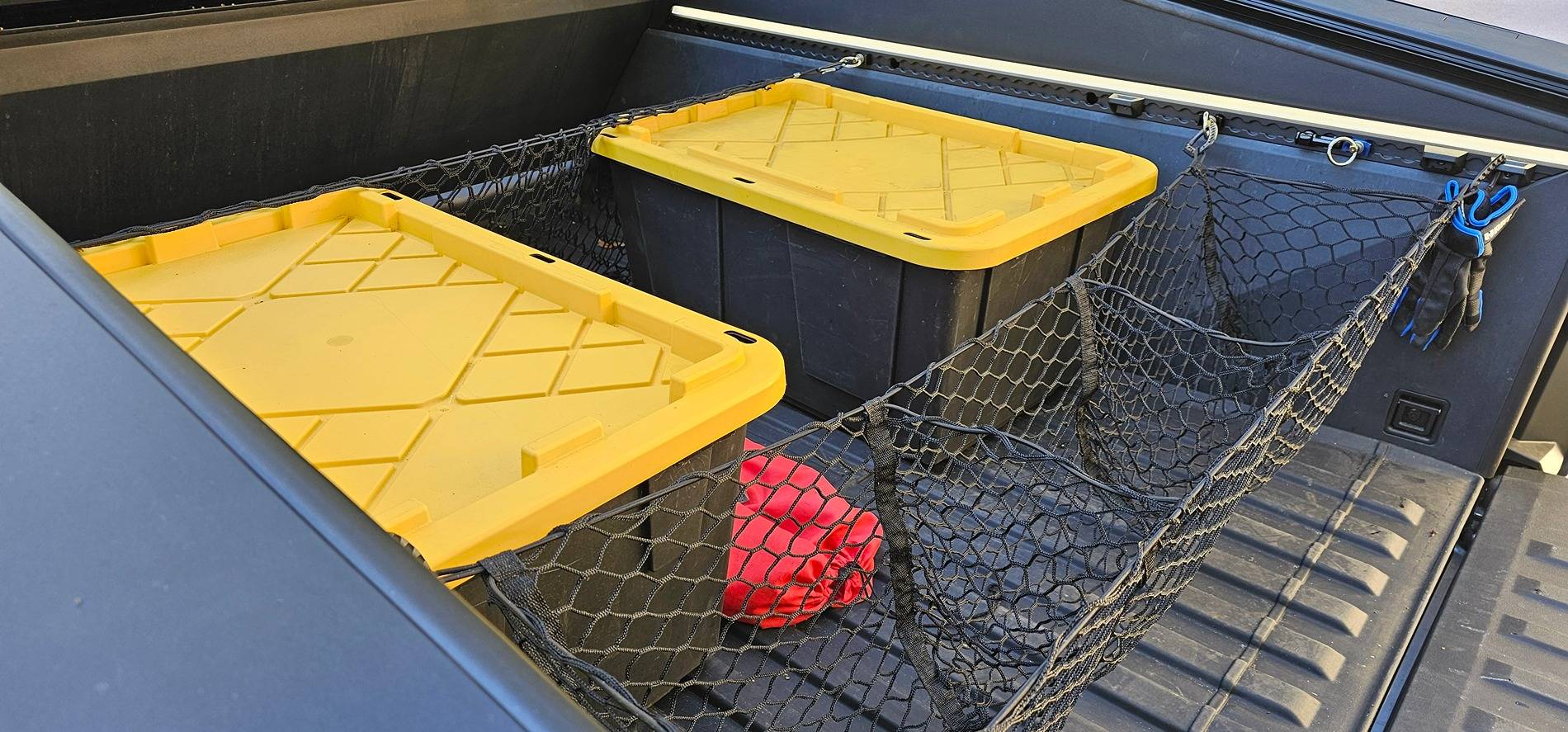Tesla Cybertruck OEM Vault Cargo Divider now revised & fixed by Tesla! 20241018_132504